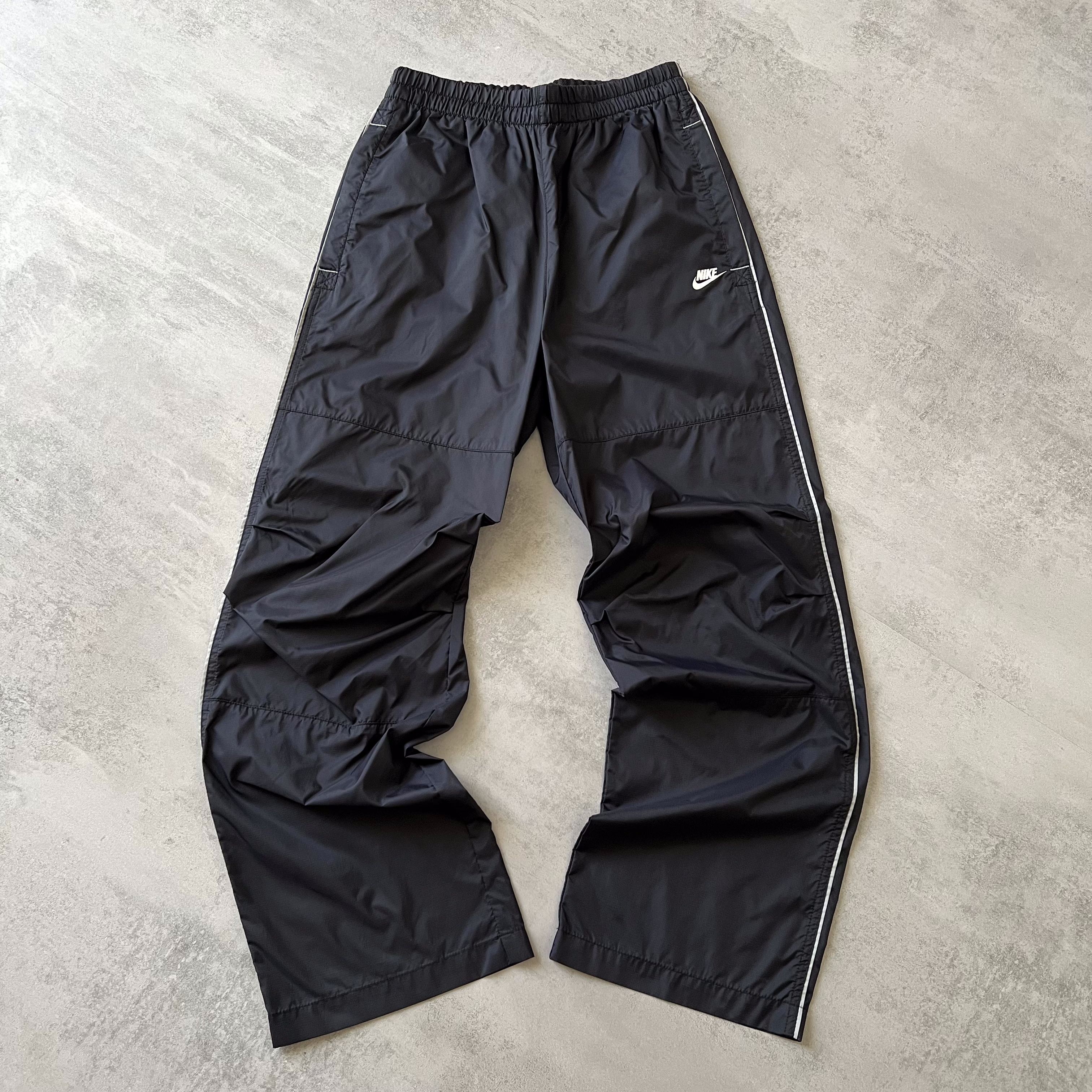 Nike 2000s trackpants (L)