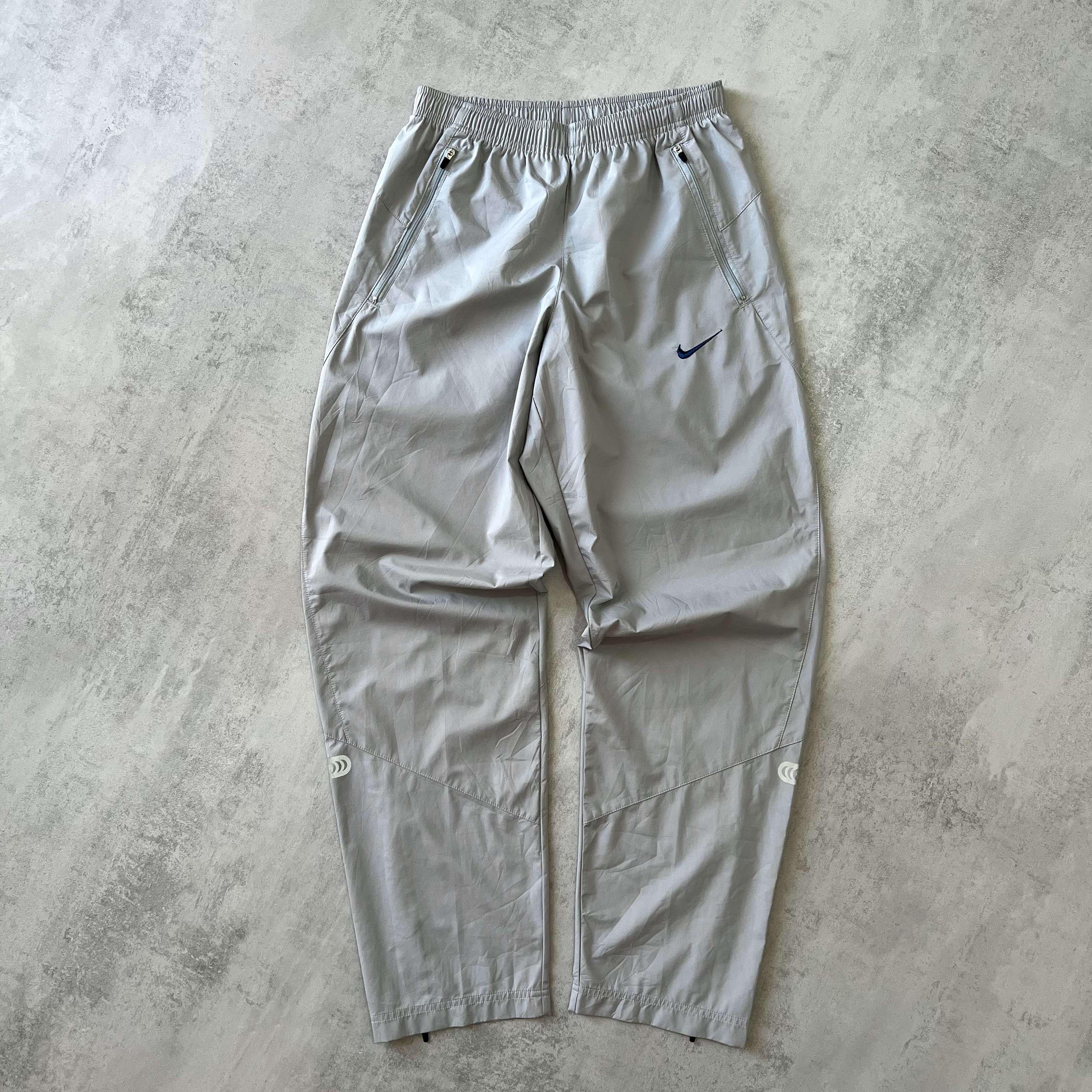 Nike 2000s trackpants (M)
