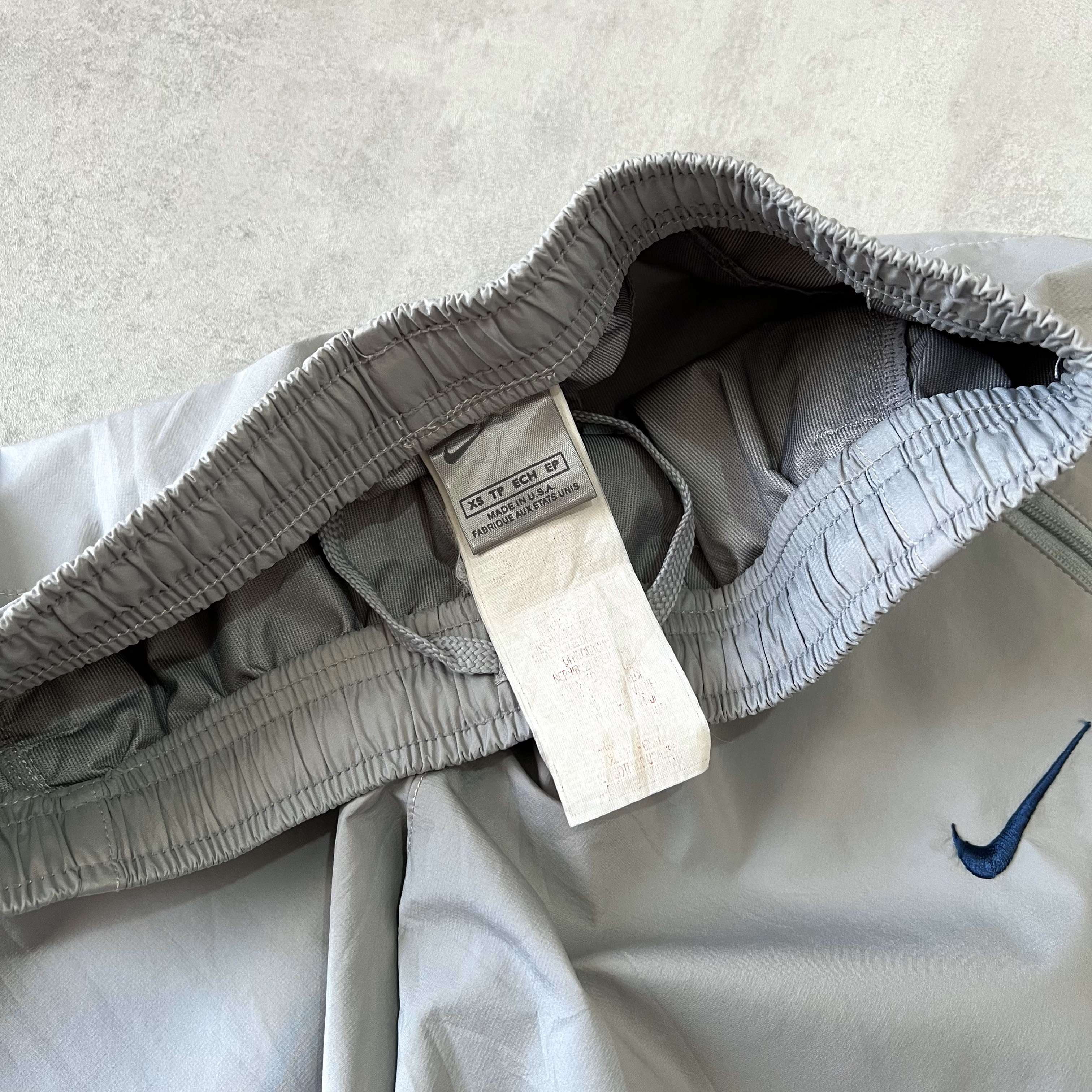 Nike 2000s trackpants (M)
