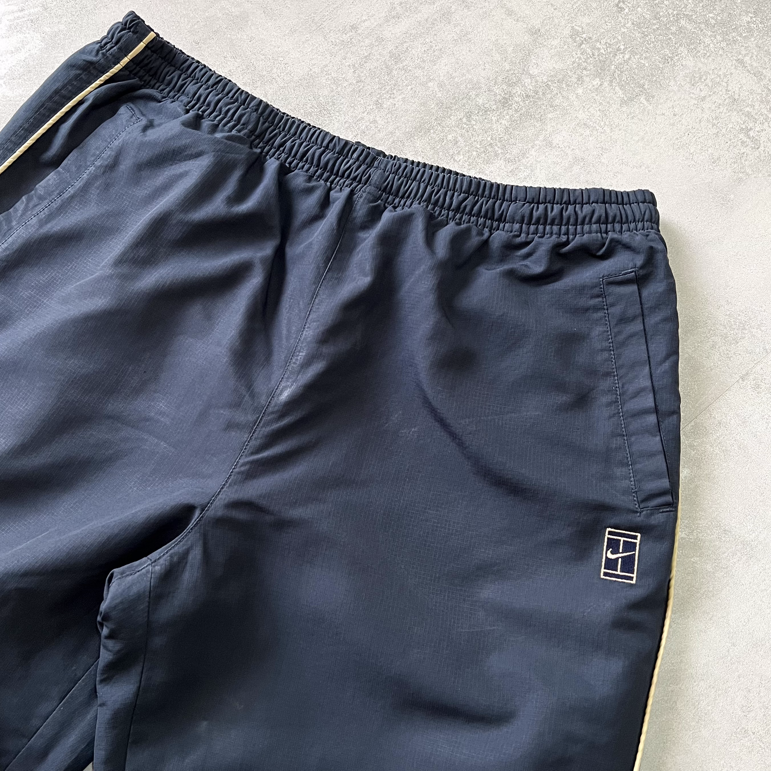 Nike 2000s trackpants (XL)