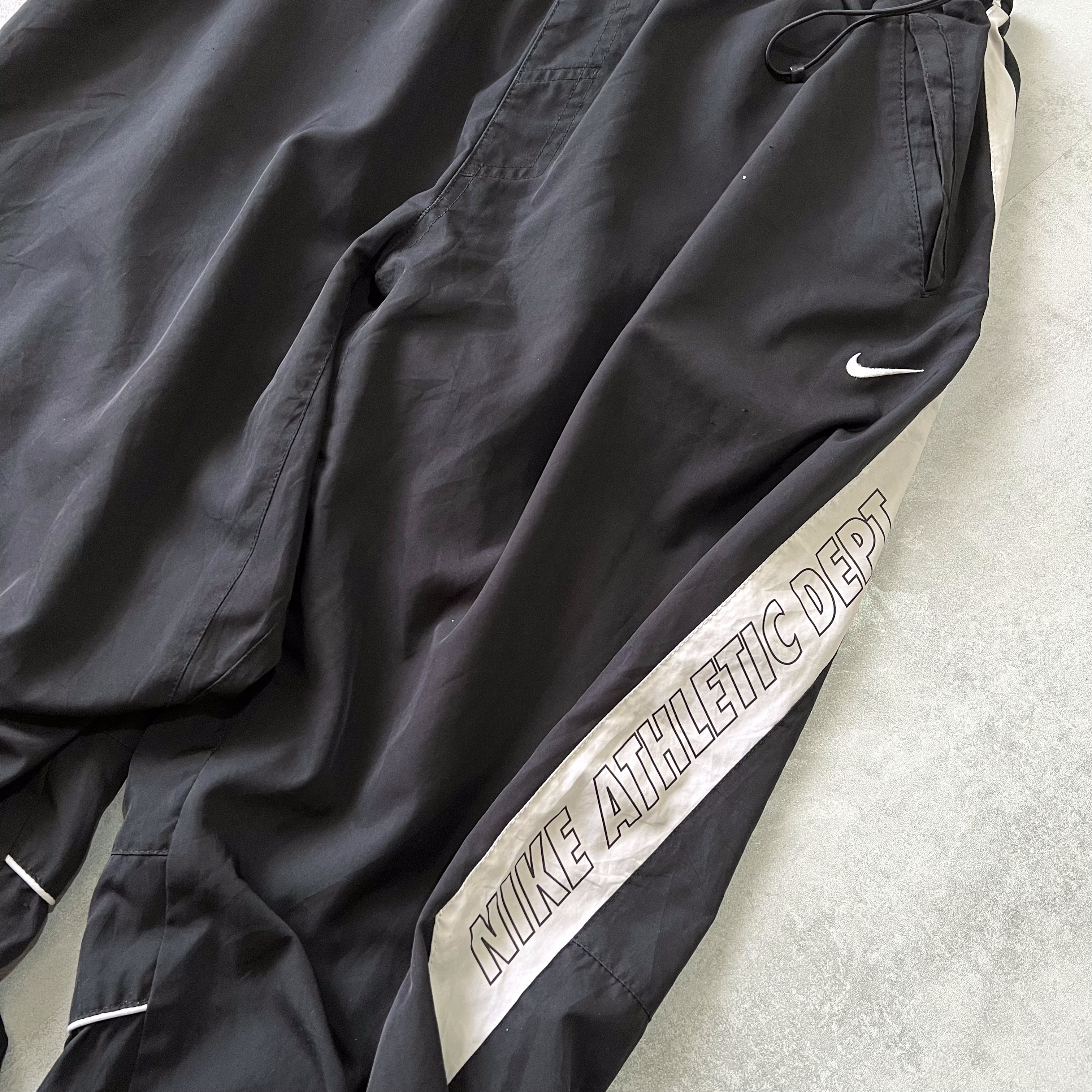 Nike 2000s trackpants (XL)