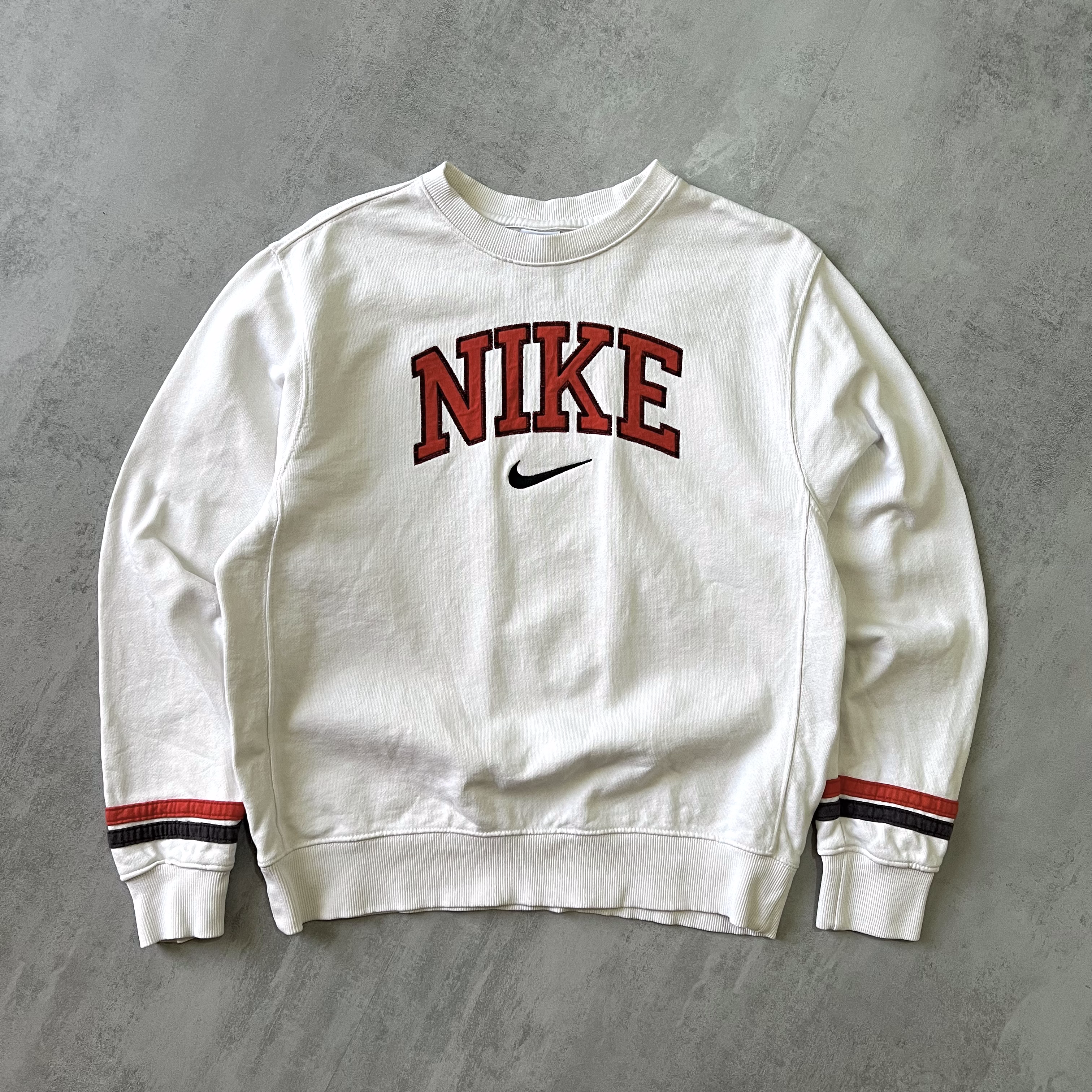Nike 2000s embroidered sweatshirt (S)