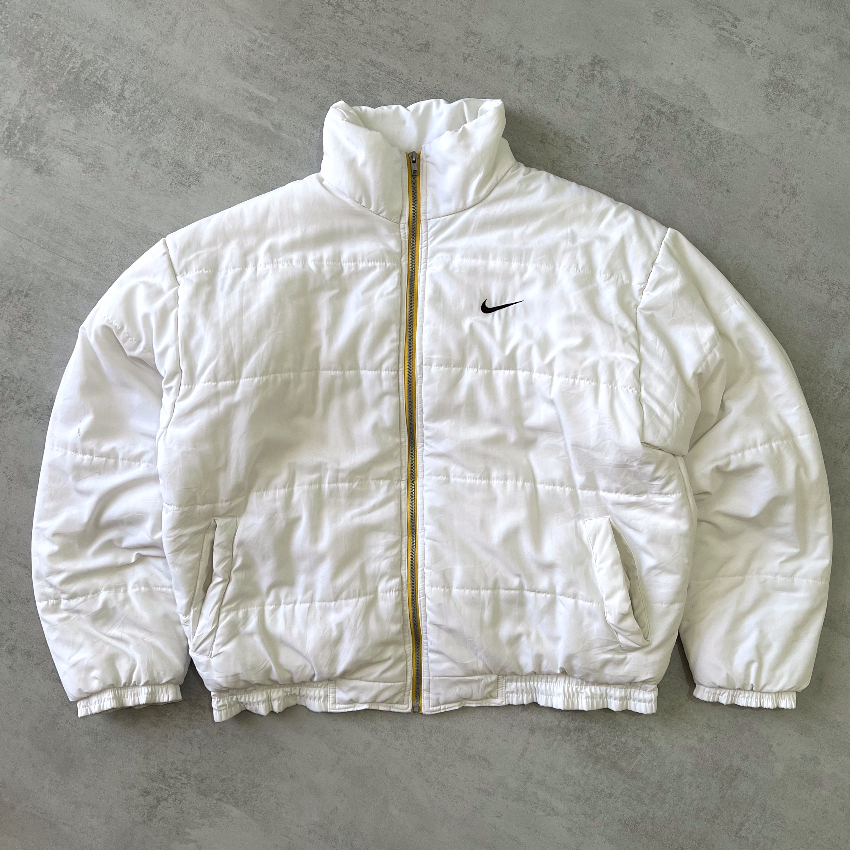 Nike 2000s heavyweight puffer jacket (M)