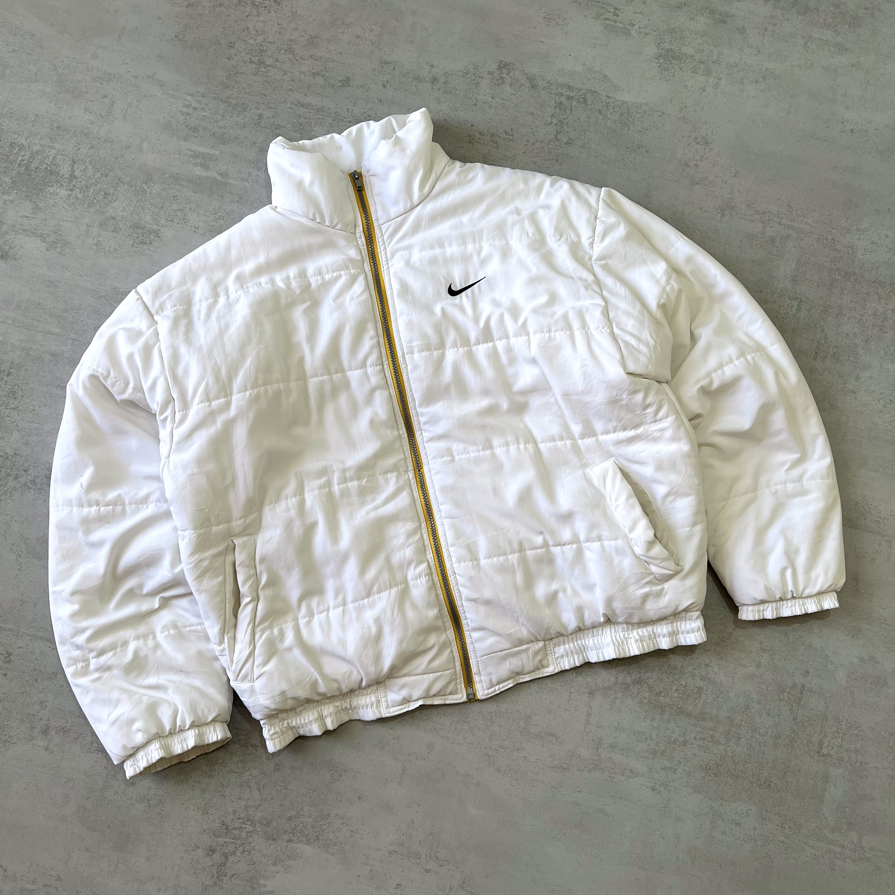 Nike 2000s heavyweight puffer jacket (M)