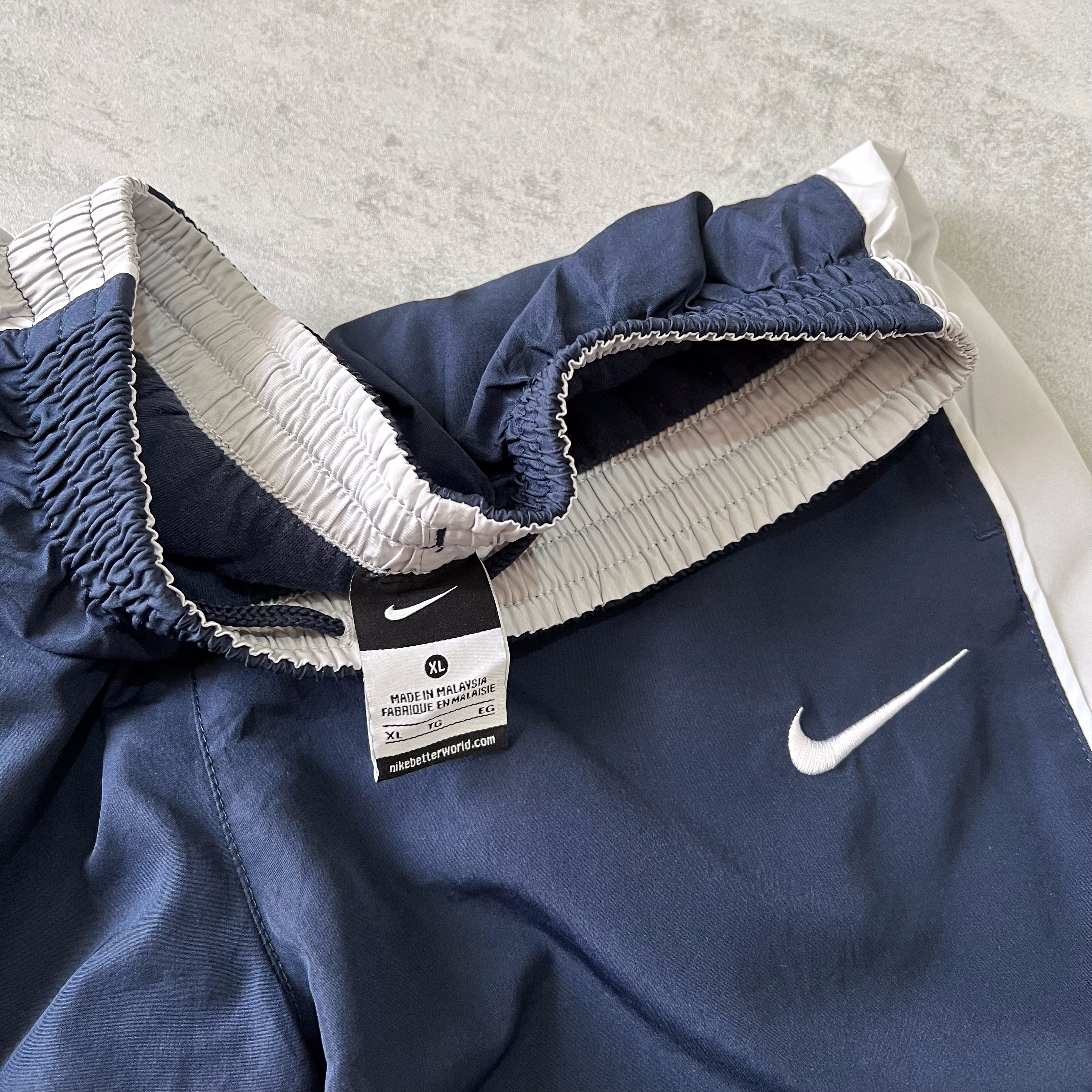 Nike 2000s trackpants (XL)