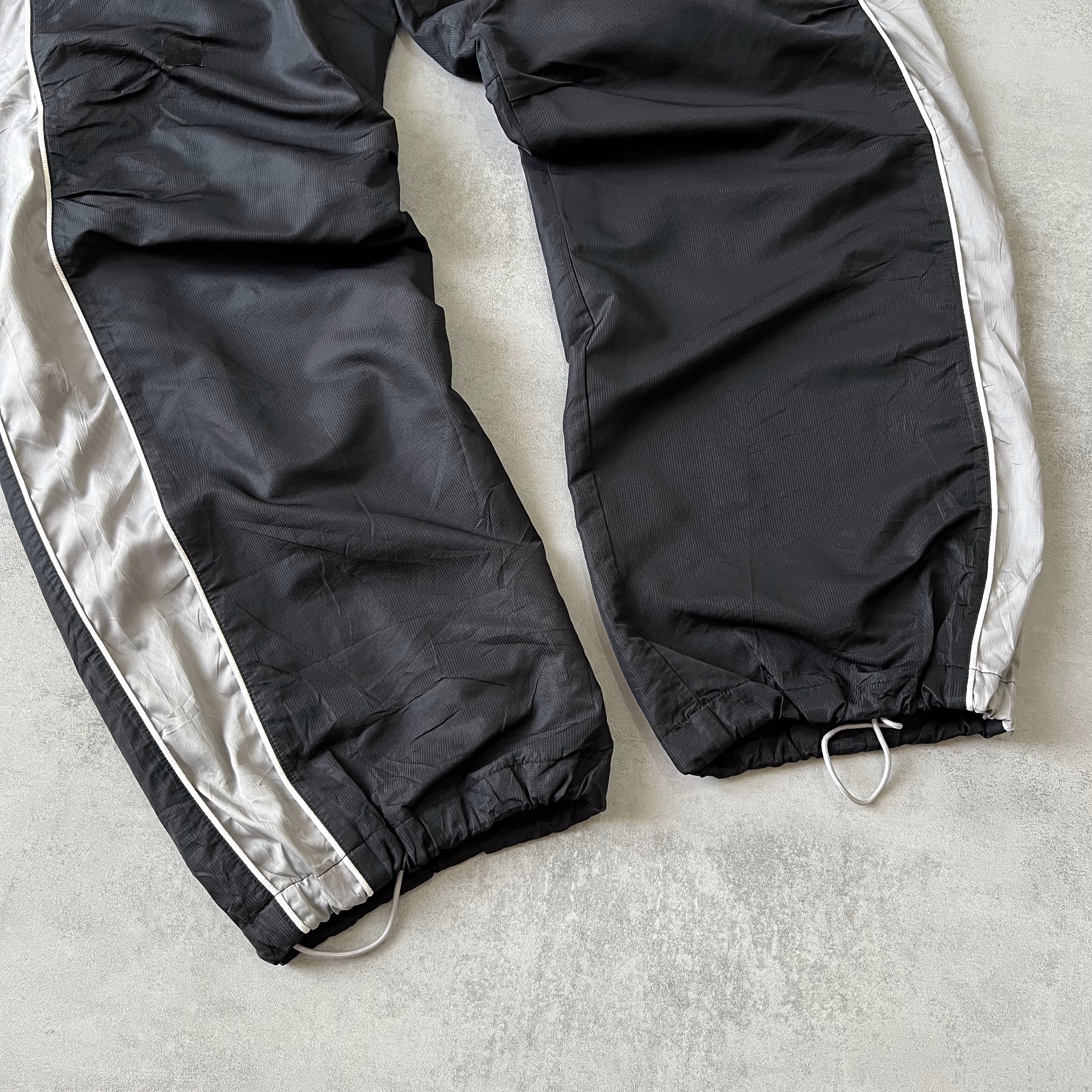 Nike RARE 2000s trackpants (L)