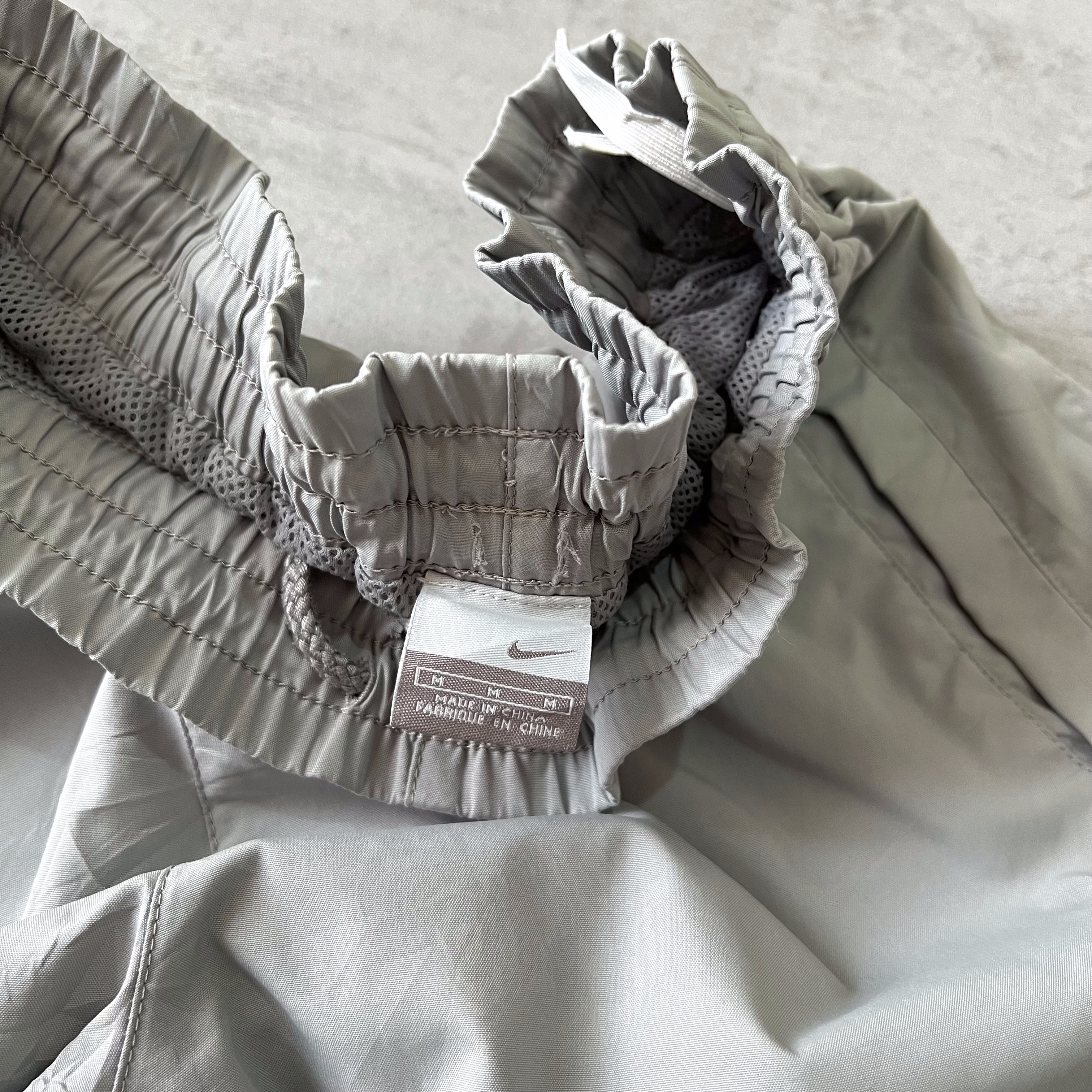 Nike 2000S trackpants (M)