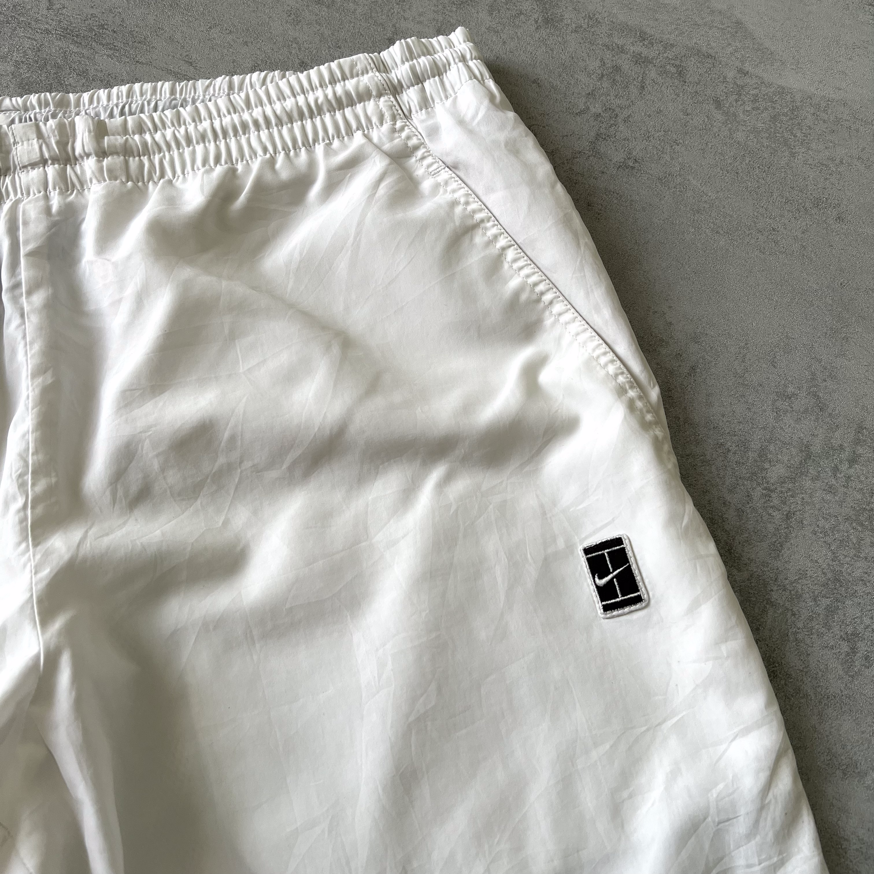 Nike 2000s trackpants (L)