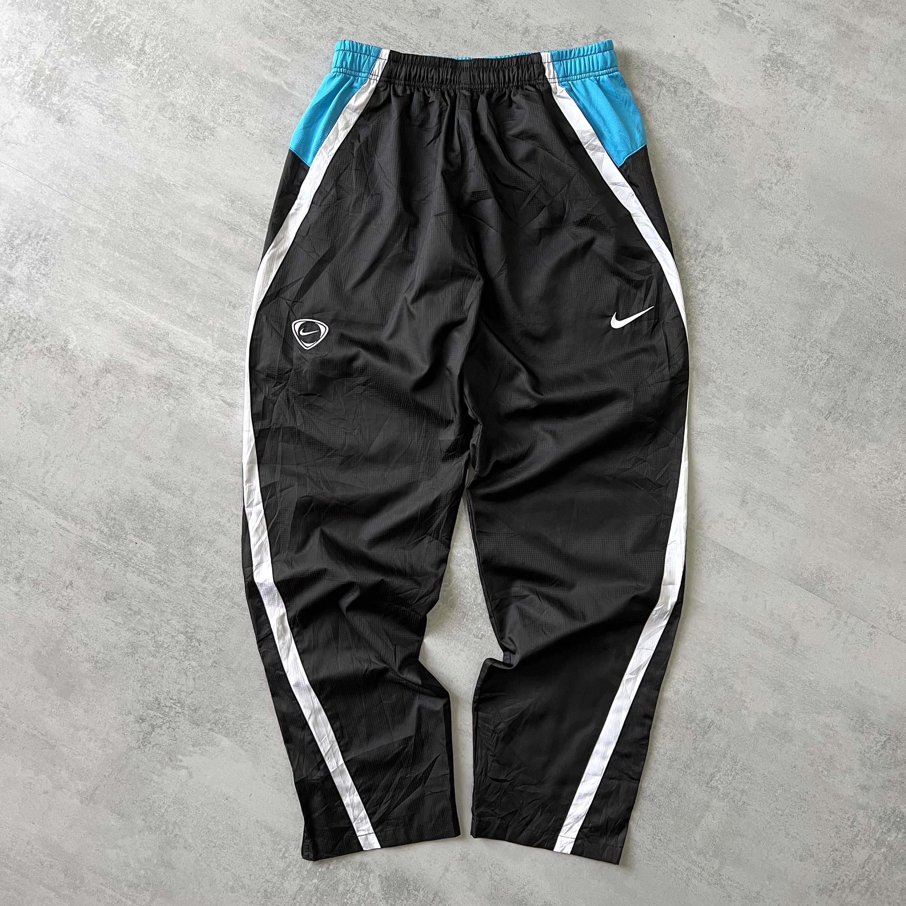Nike RARE 2000s trackpants (L)