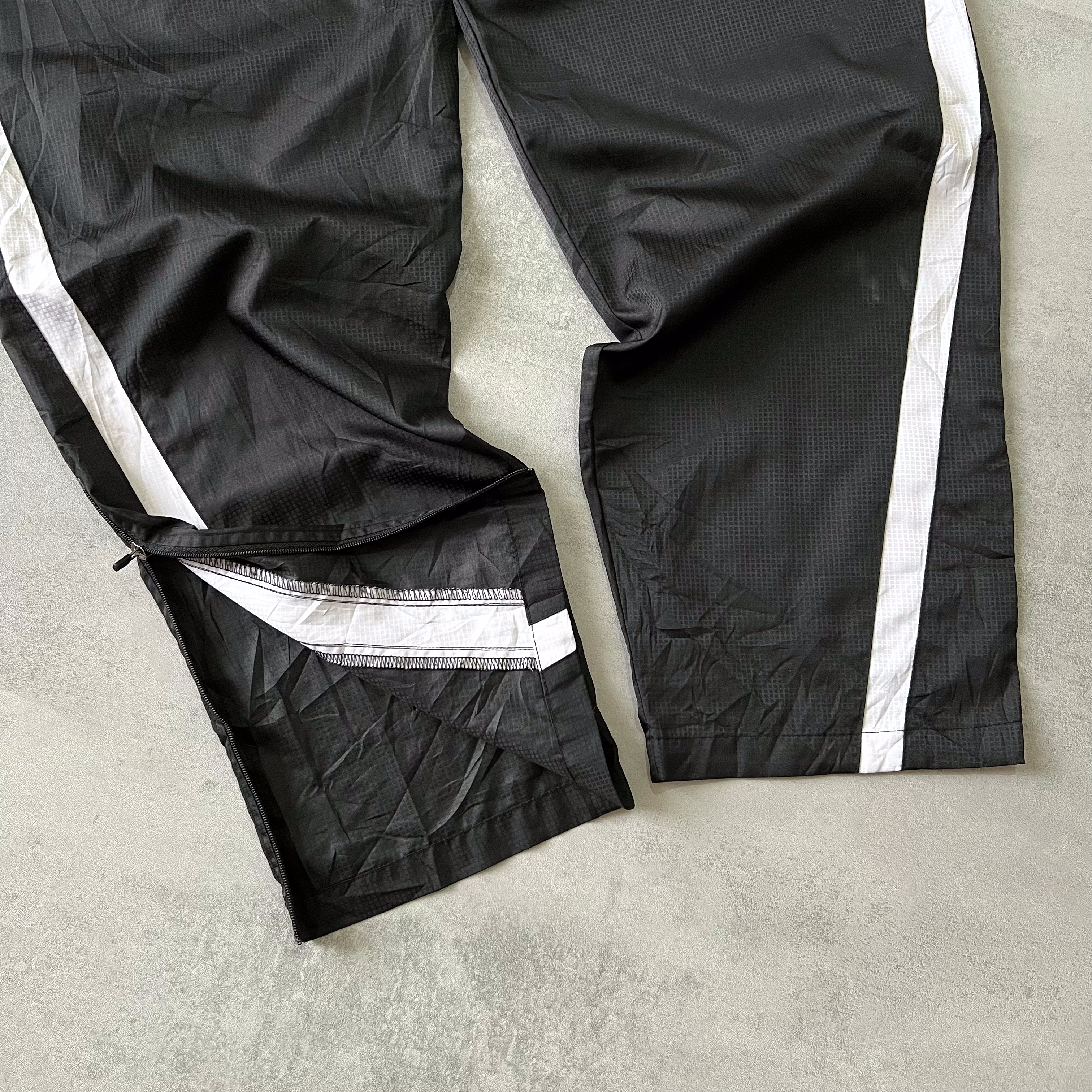 Nike RARE 2000s trackpants (L)