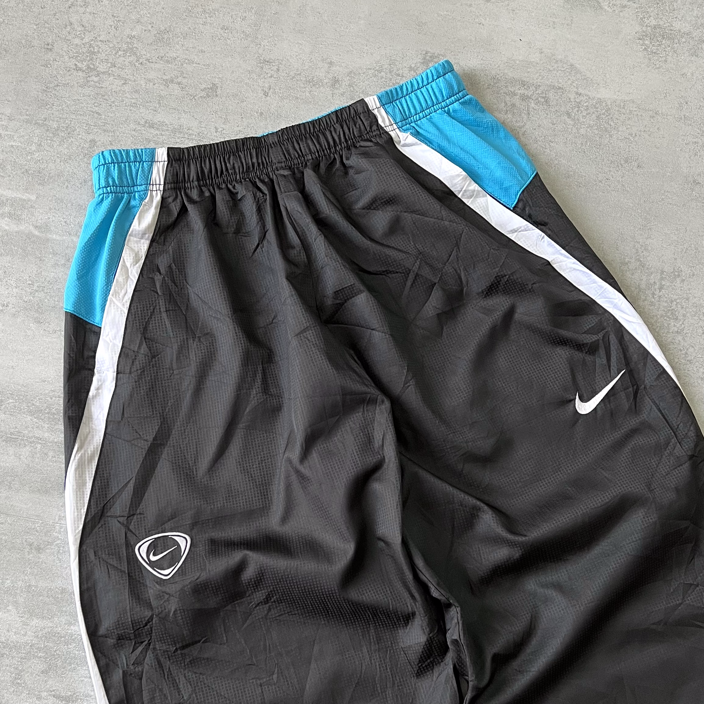 Nike RARE 2000s trackpants (L)