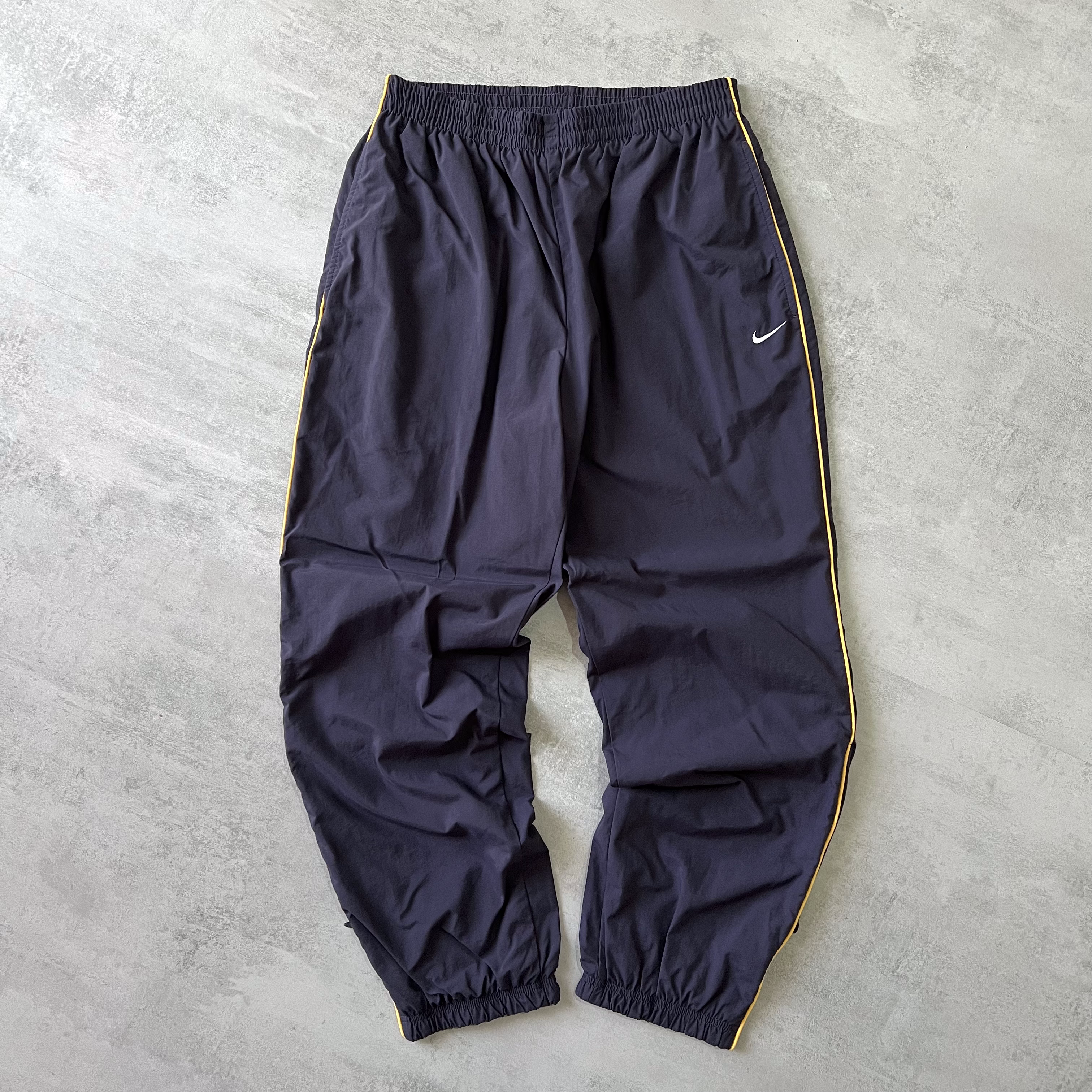 Nike 2000s trackpants (M)