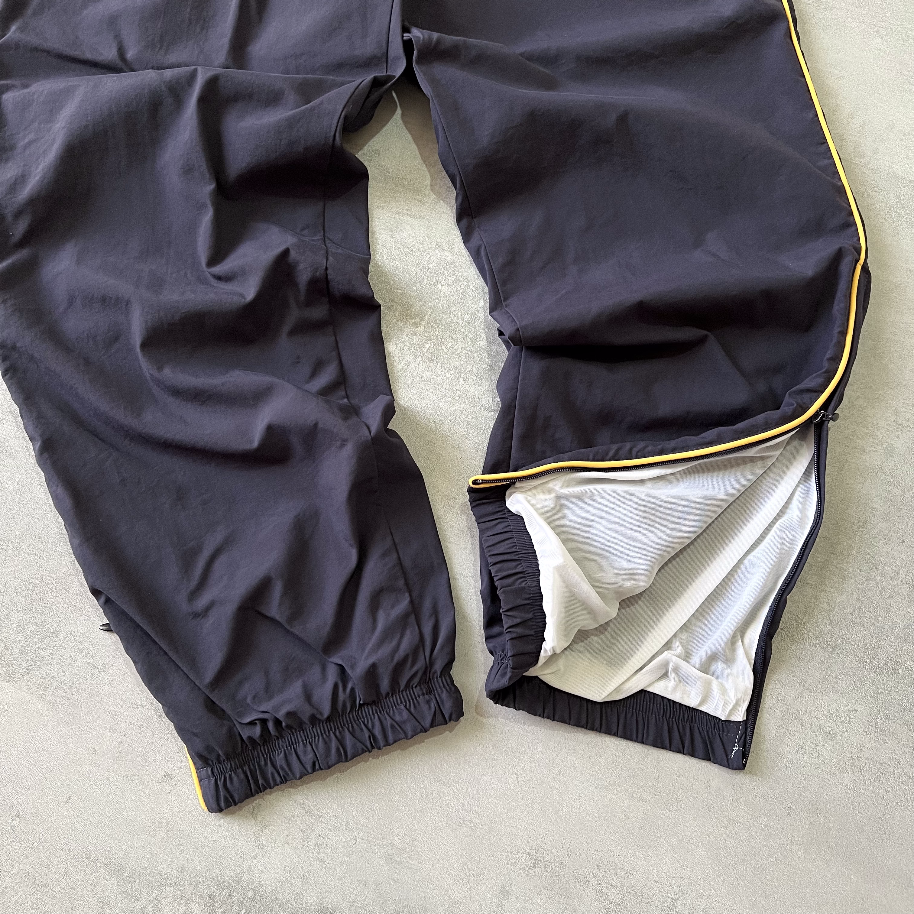 Nike 2000s trackpants (M)