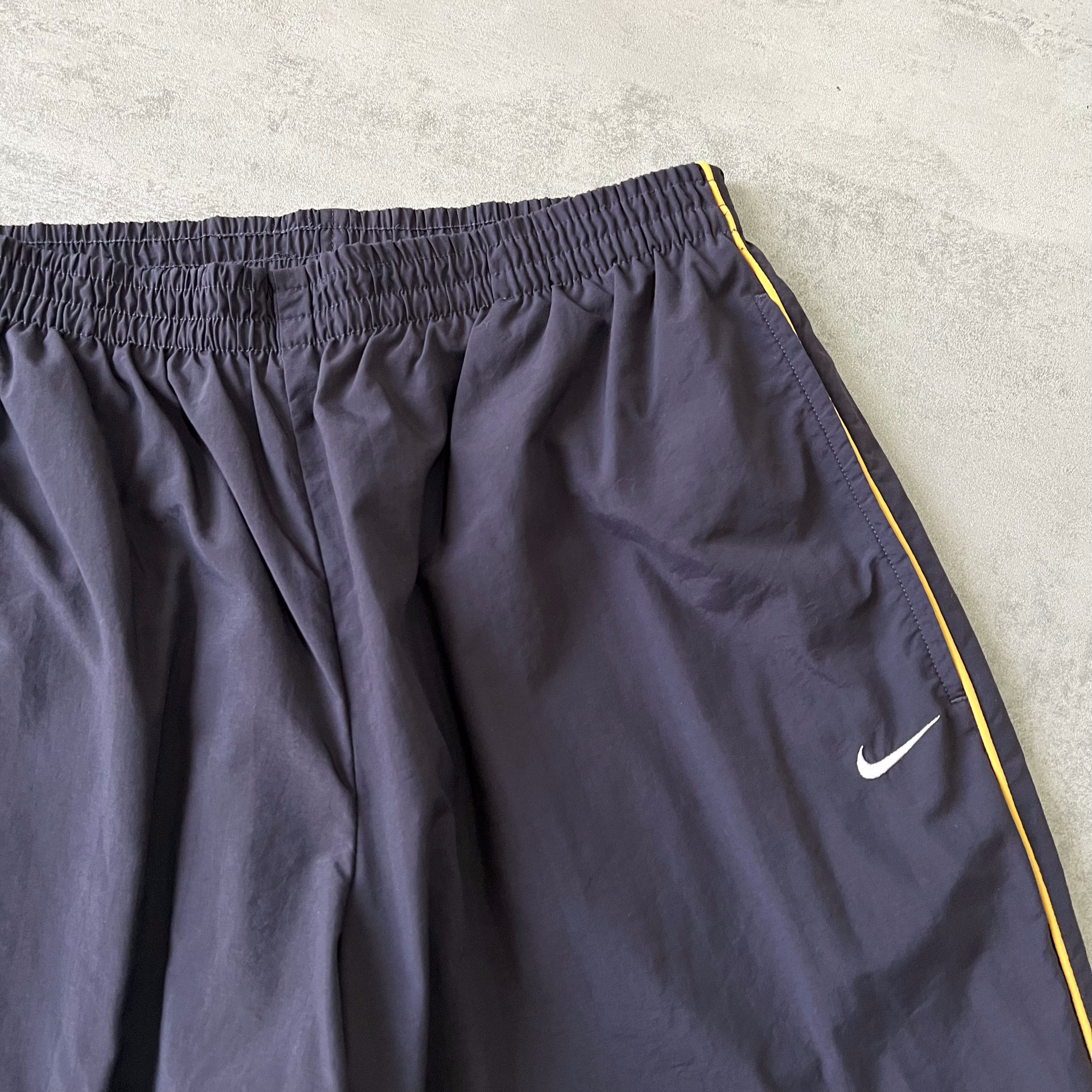 Nike 2000s trackpants (M)