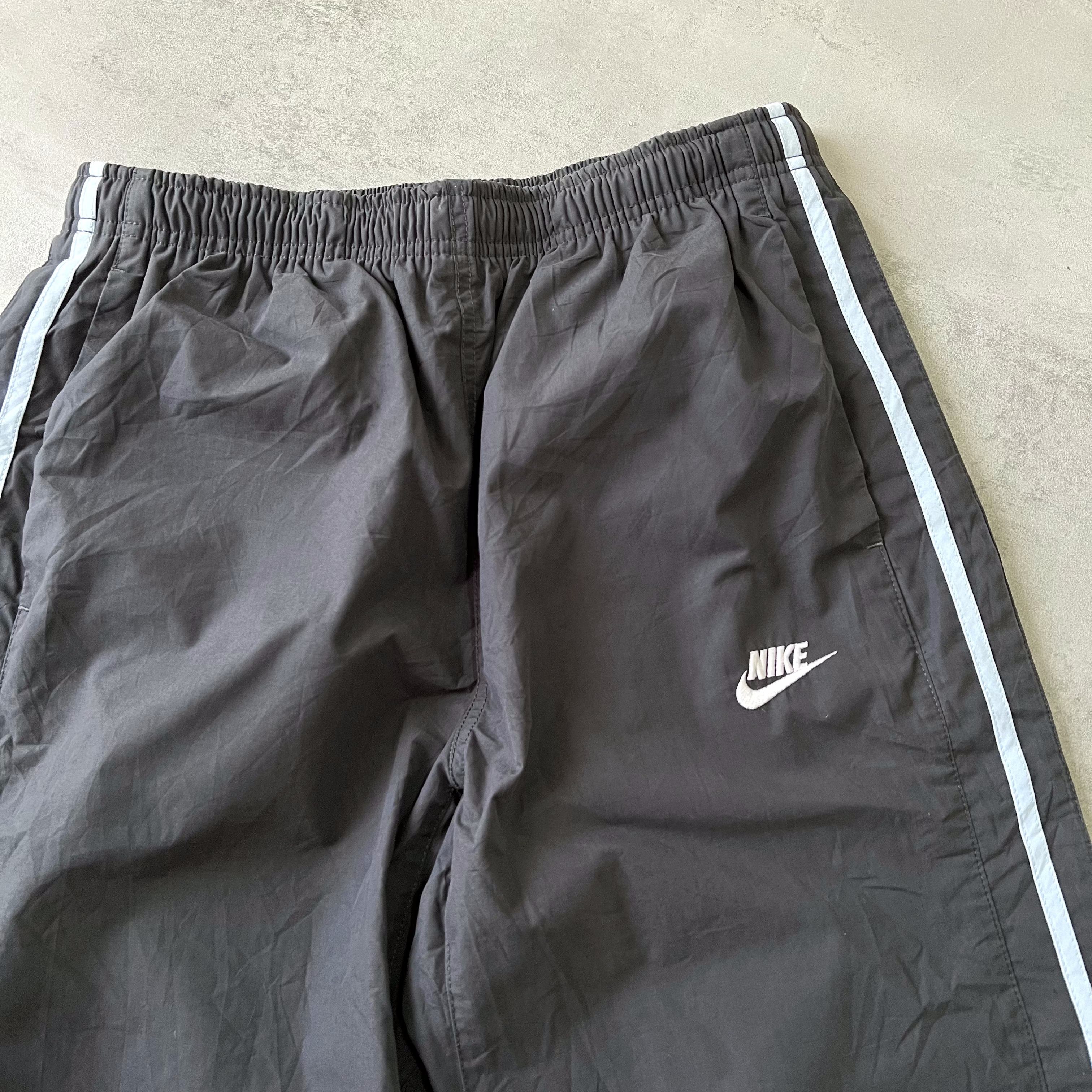 Nike 2000s trackpants (L)