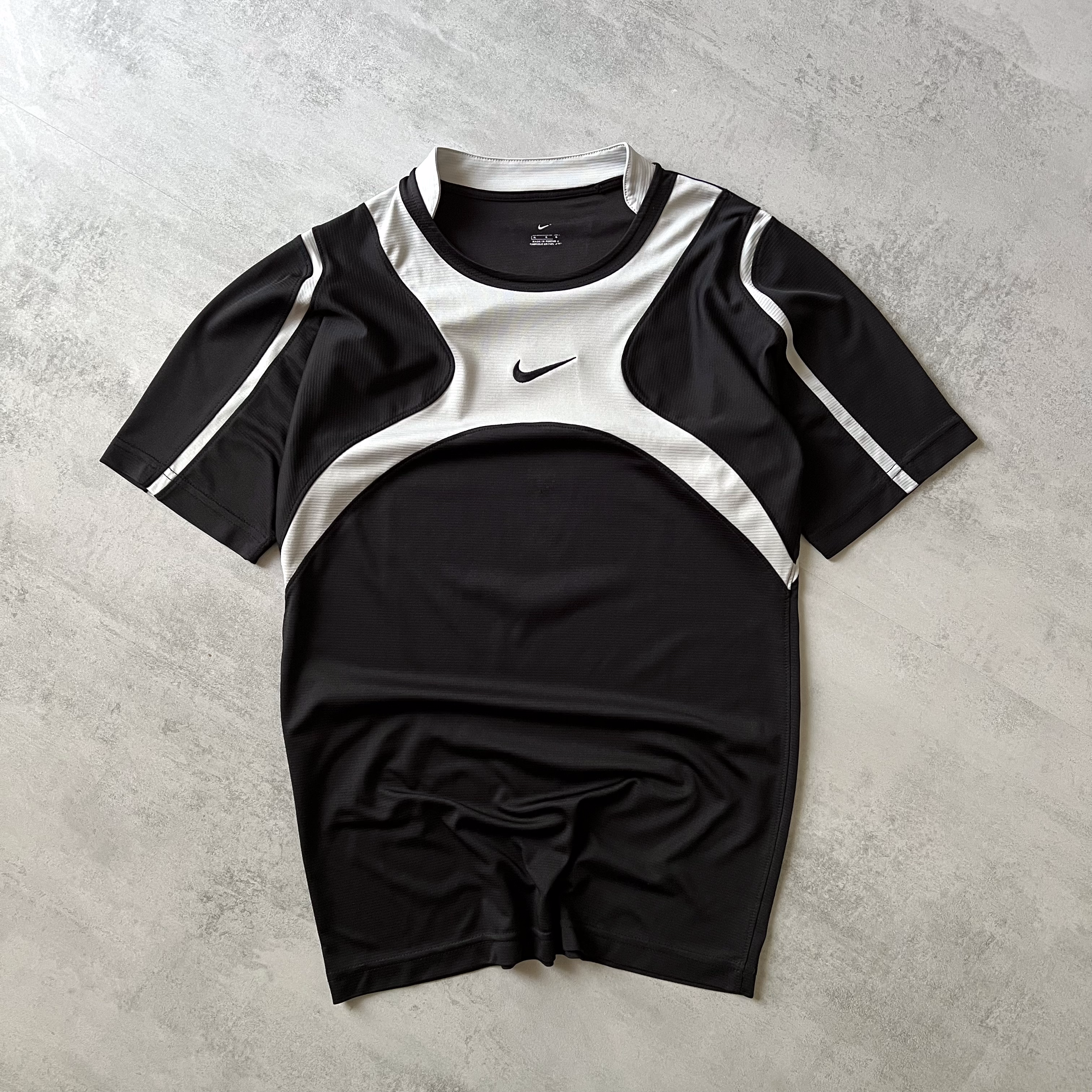 Nike central logo t-shirt (XL)