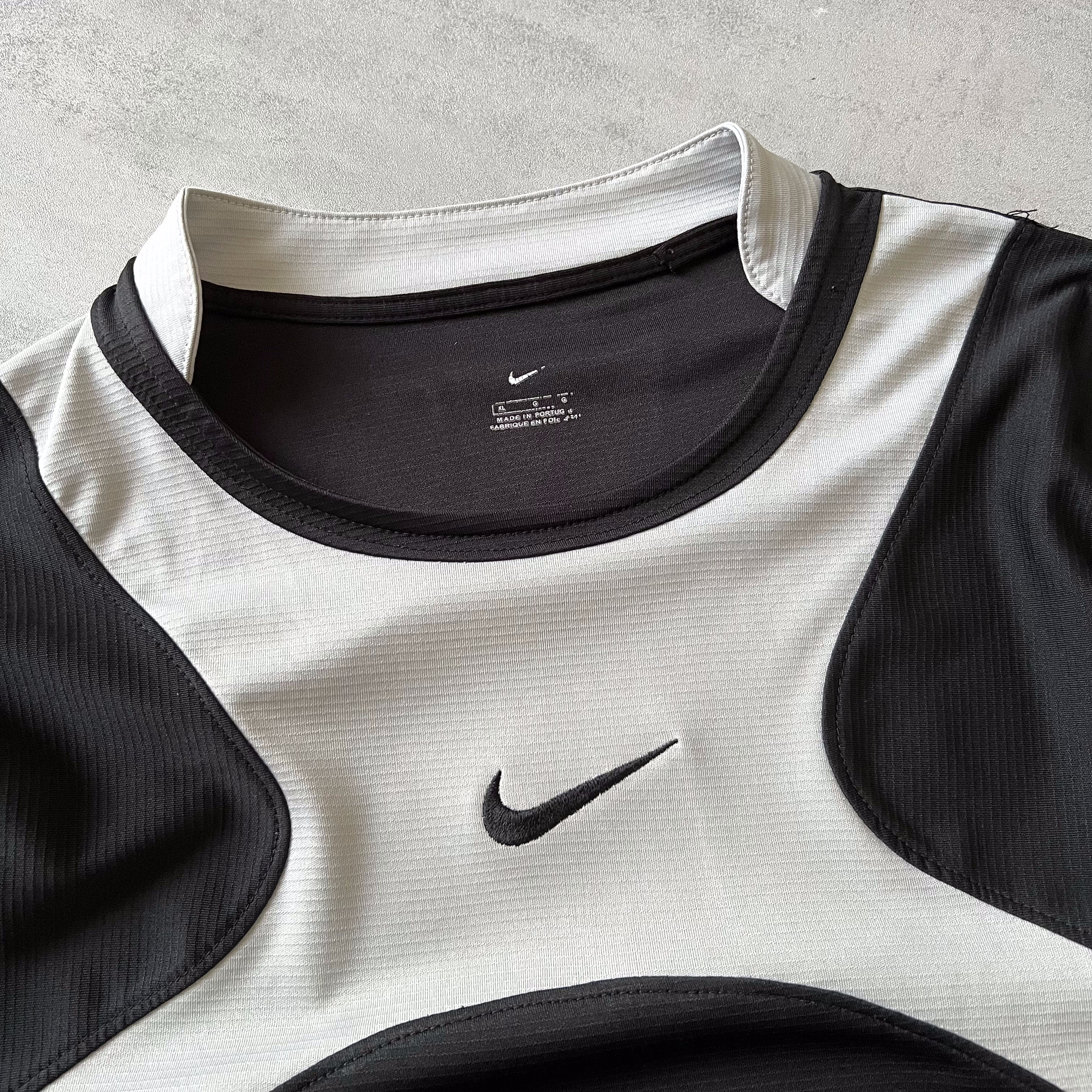 Nike central logo t-shirt (XL)