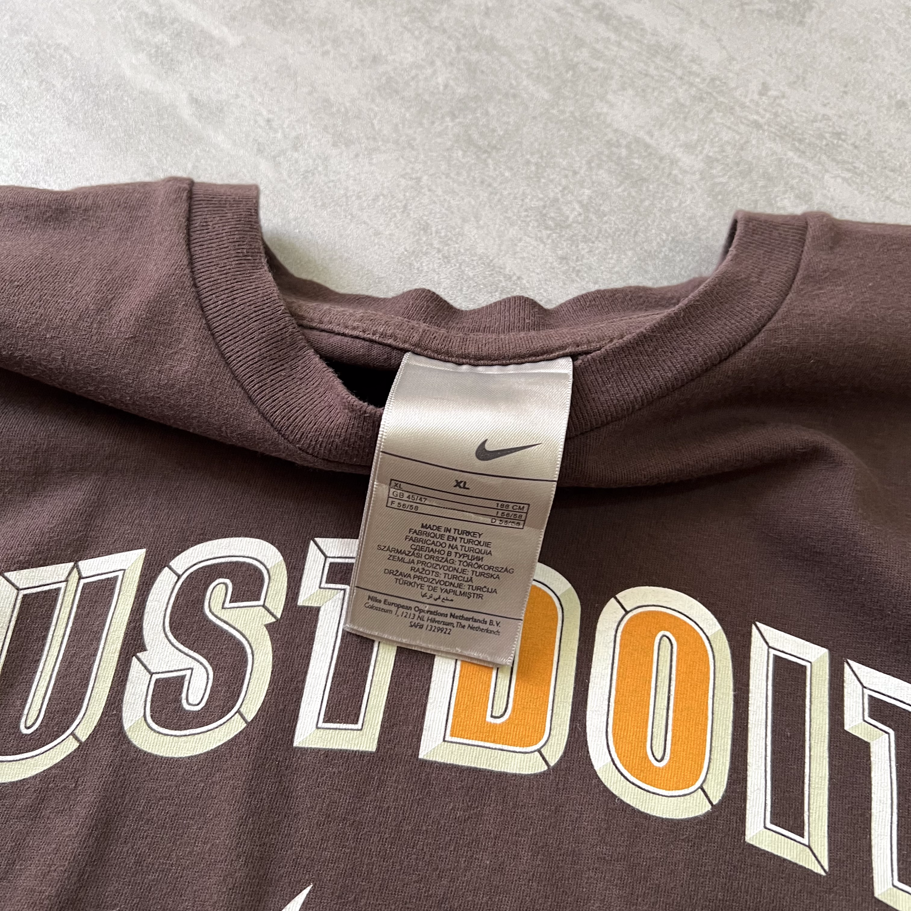 Nike RARE 2000s t-shirt (XL)