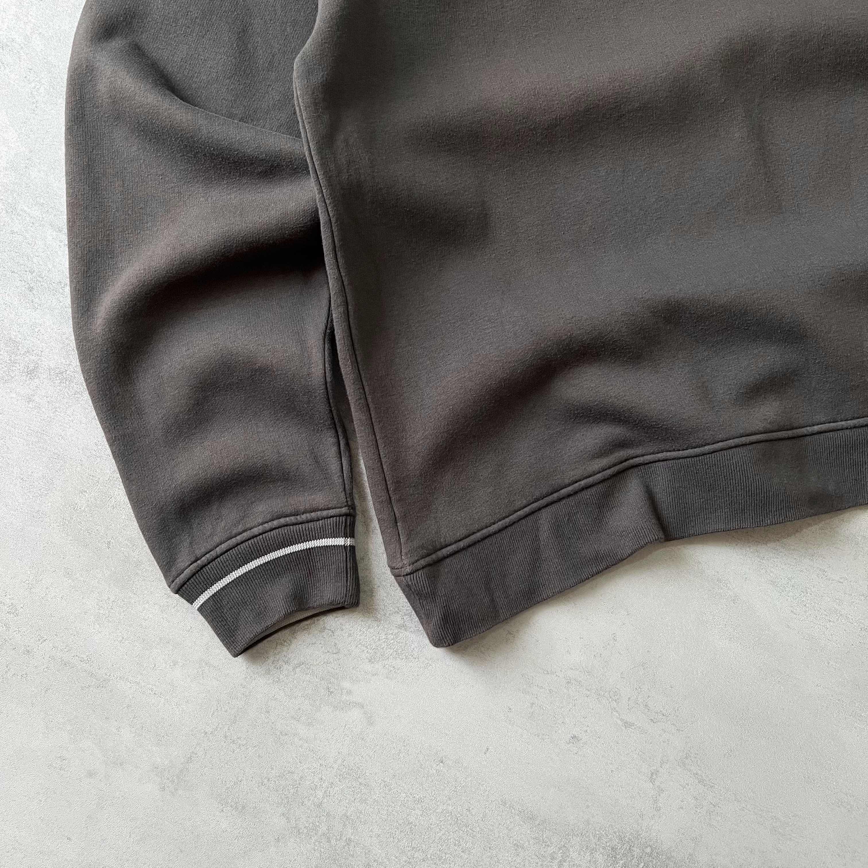 Adidas RARE 2000s sweatshirt (L)