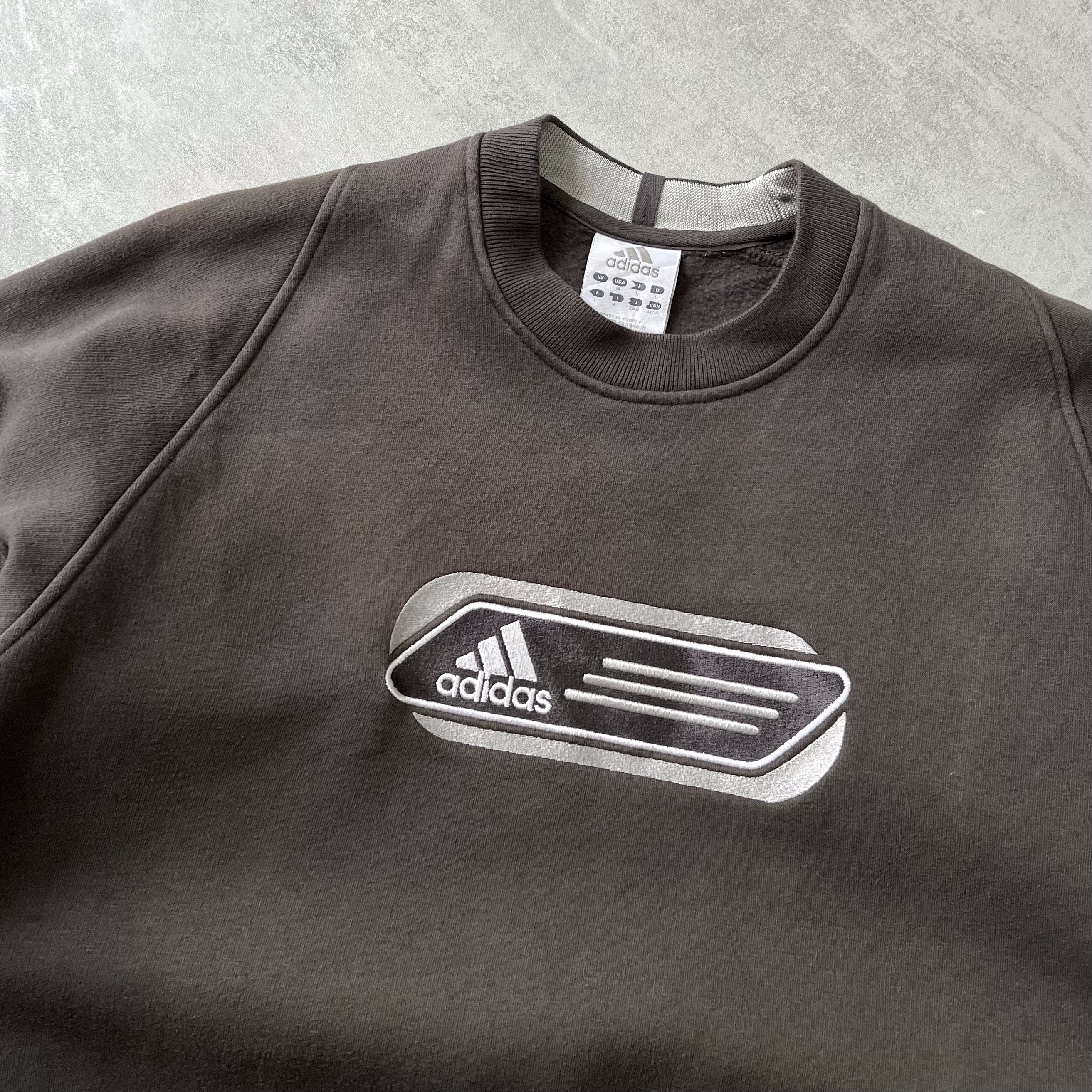 Adidas RARE 2000s sweatshirt (L)