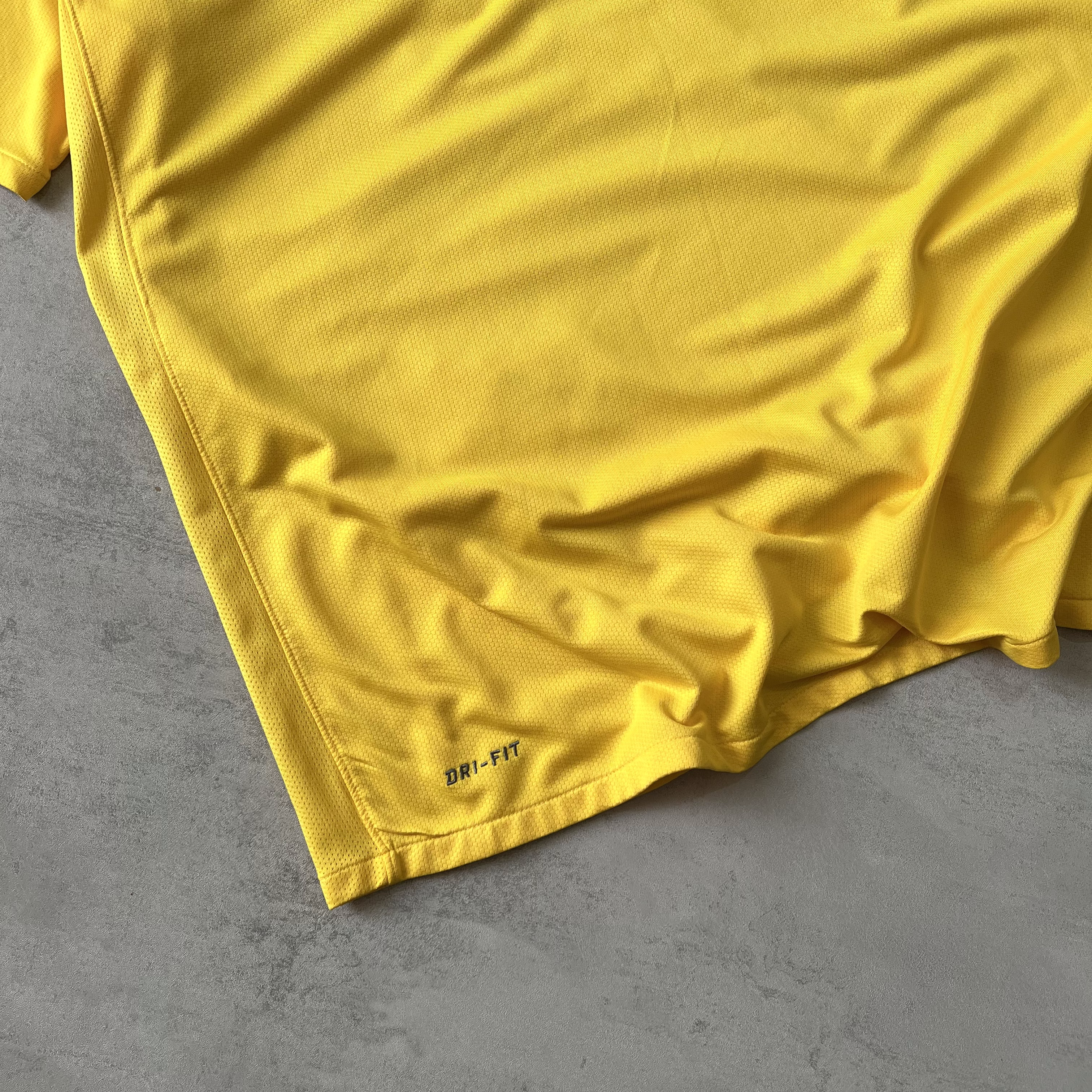 Nike Brasil 2000s t-shirt (XL)