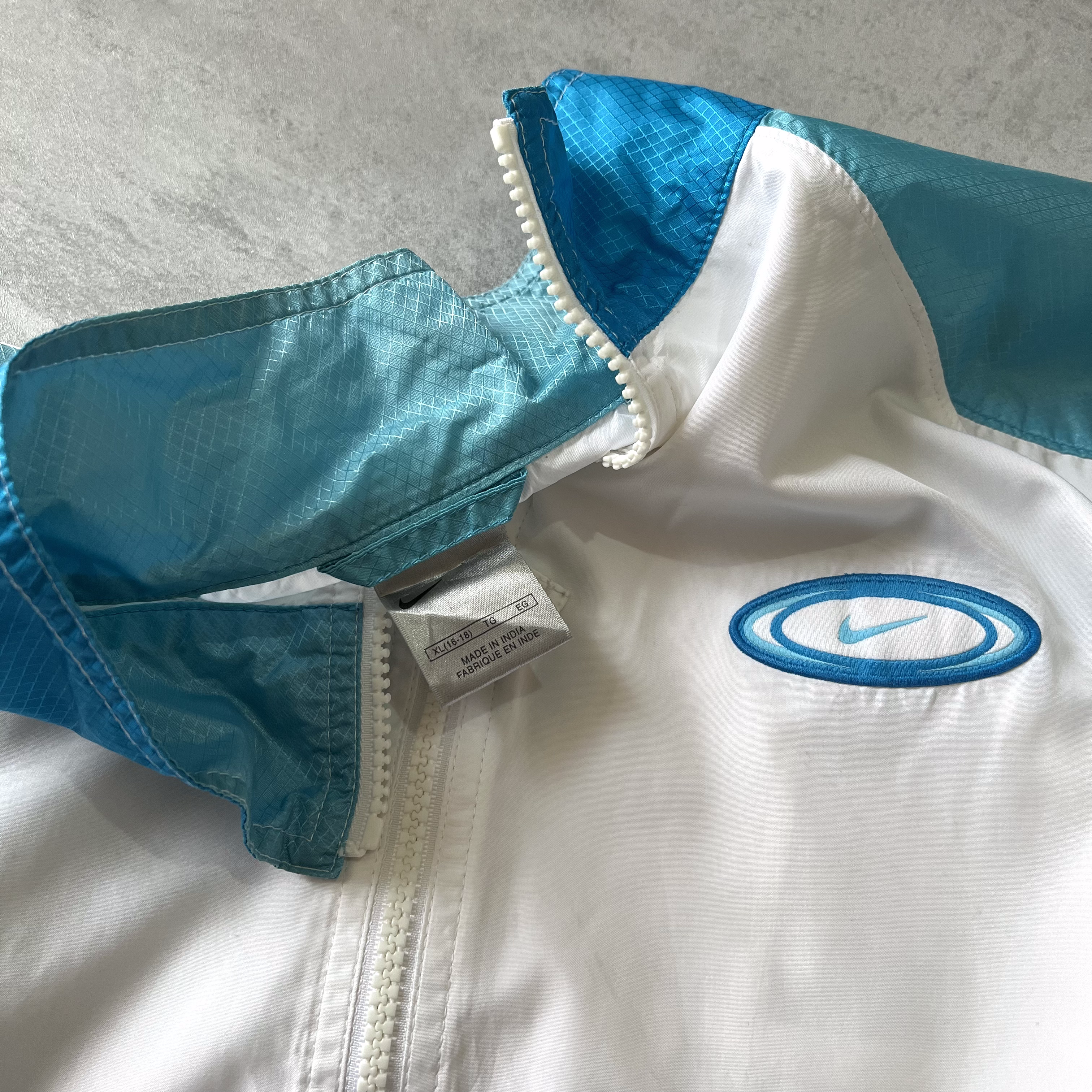 Nike RARE 2000s windbreaker (XL)
