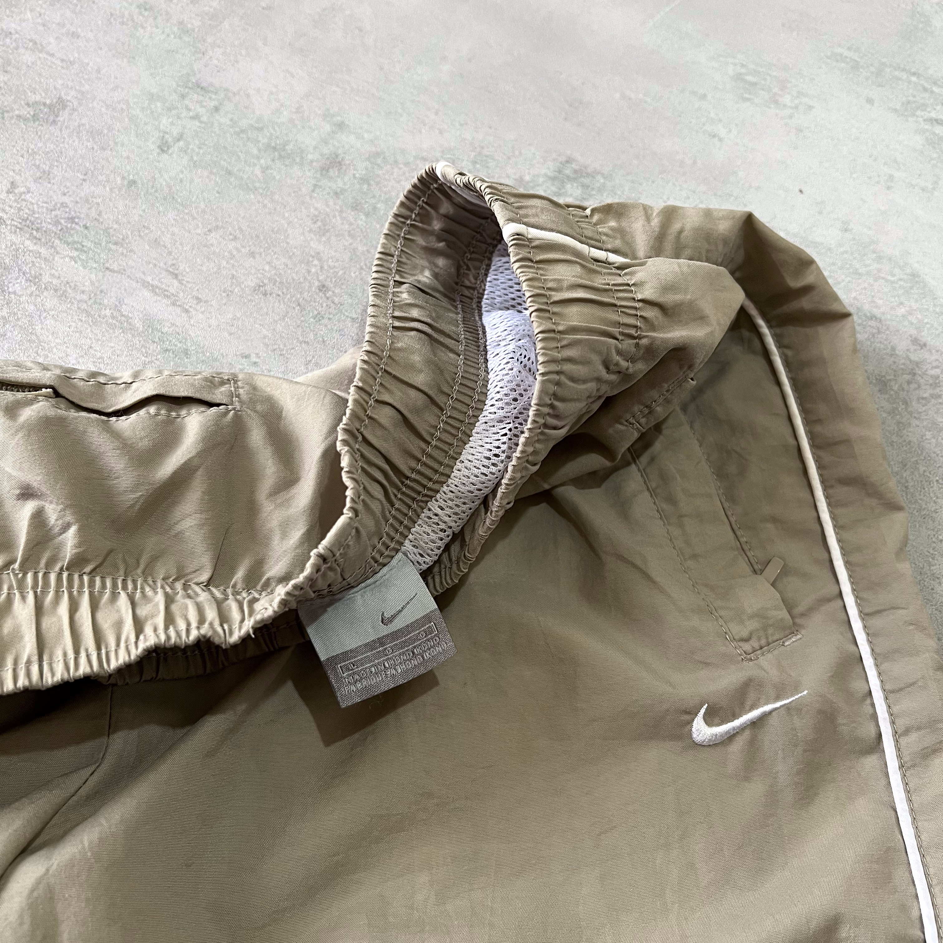 Nike 2000s trackpants (L)