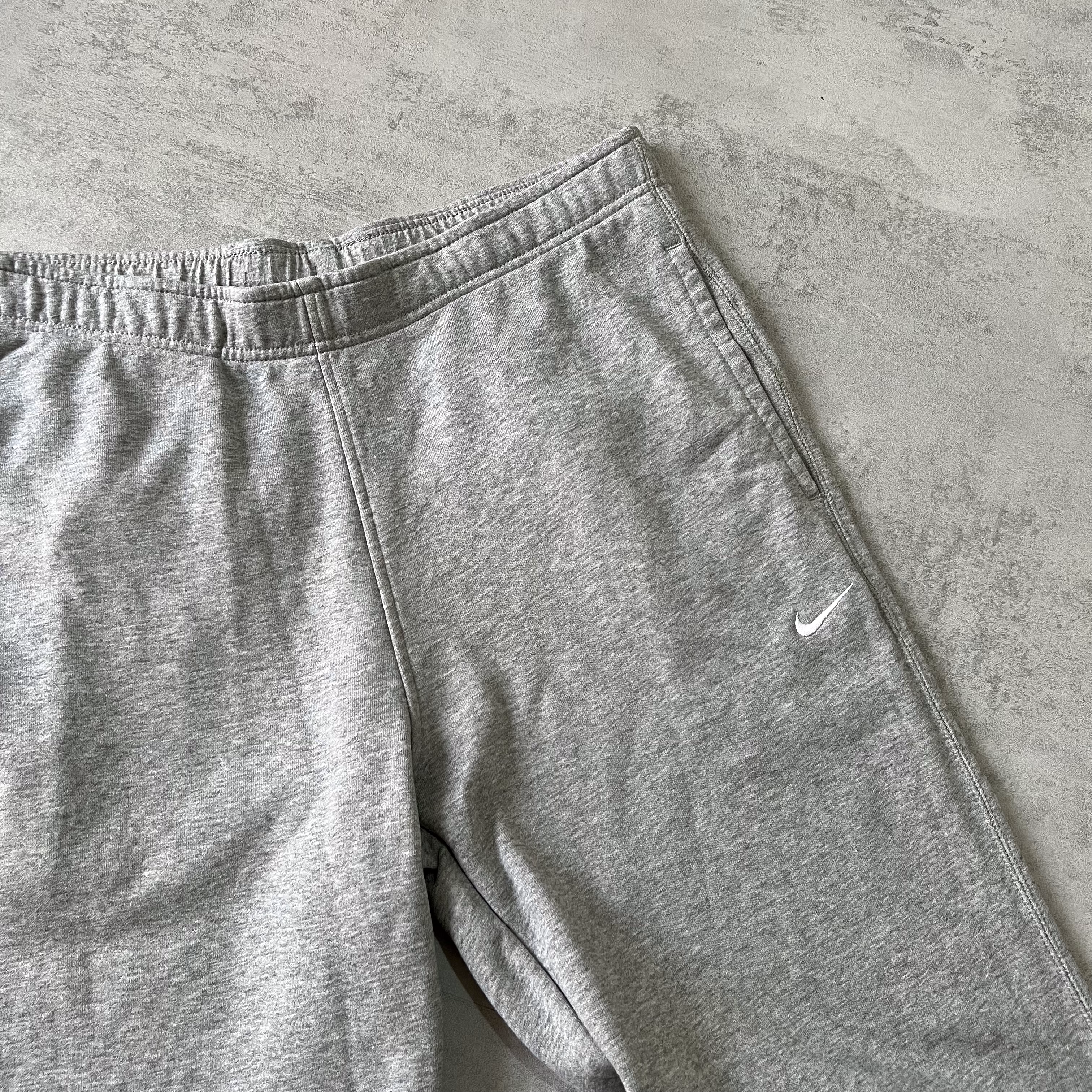 Nike 2000s joggers (M)
