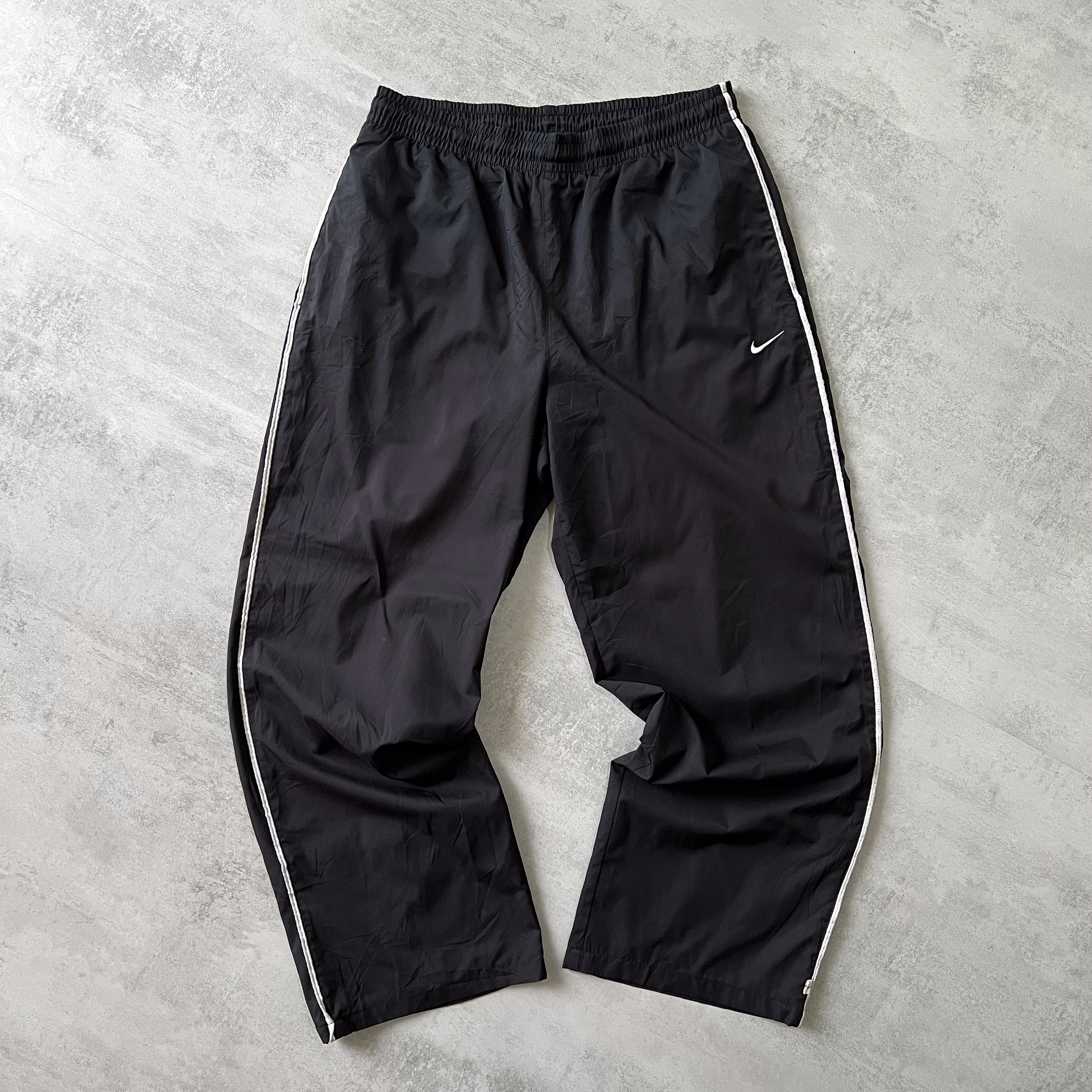 Nike 2000s trackpants (L)