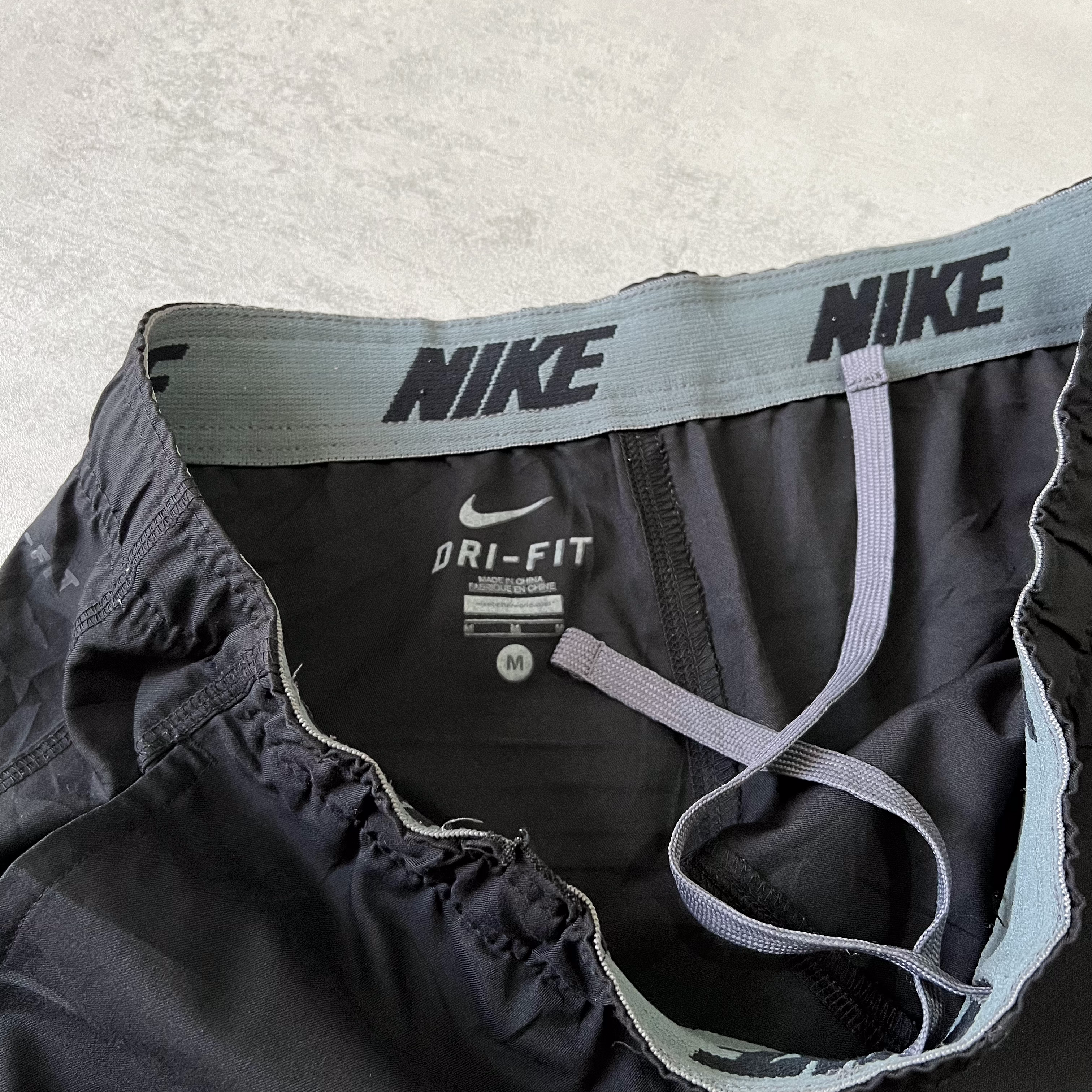 Nike 2000s trackpants (M)