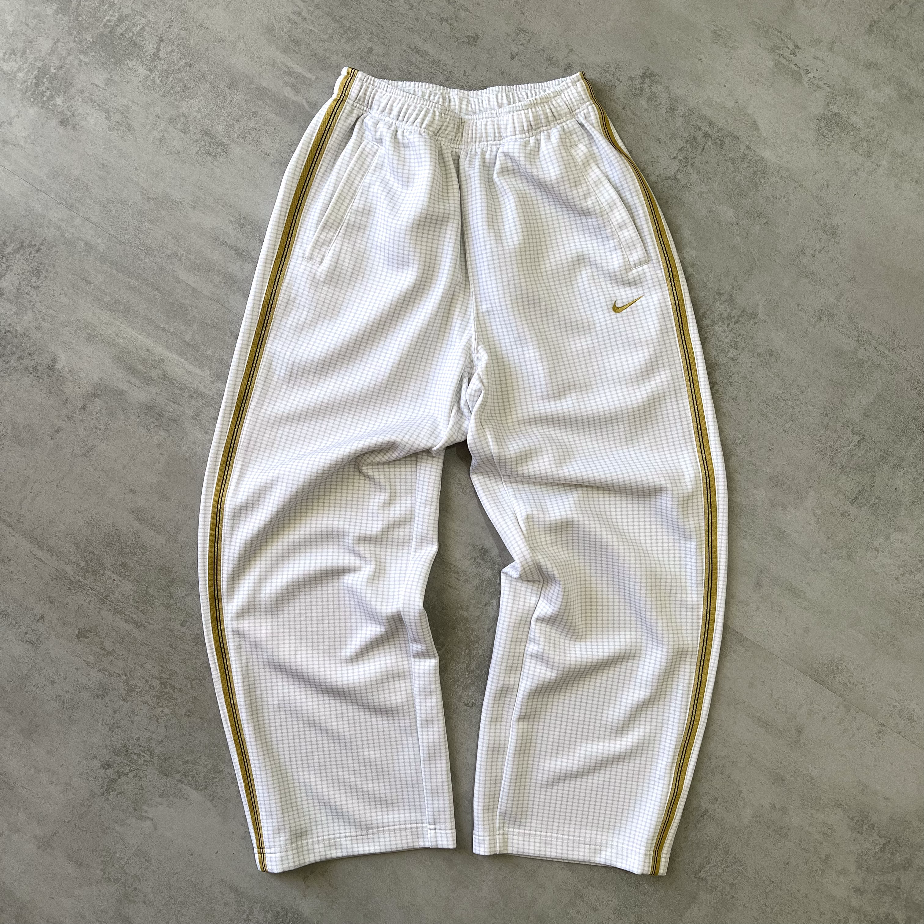 Nike 2000s trackpants (M)
