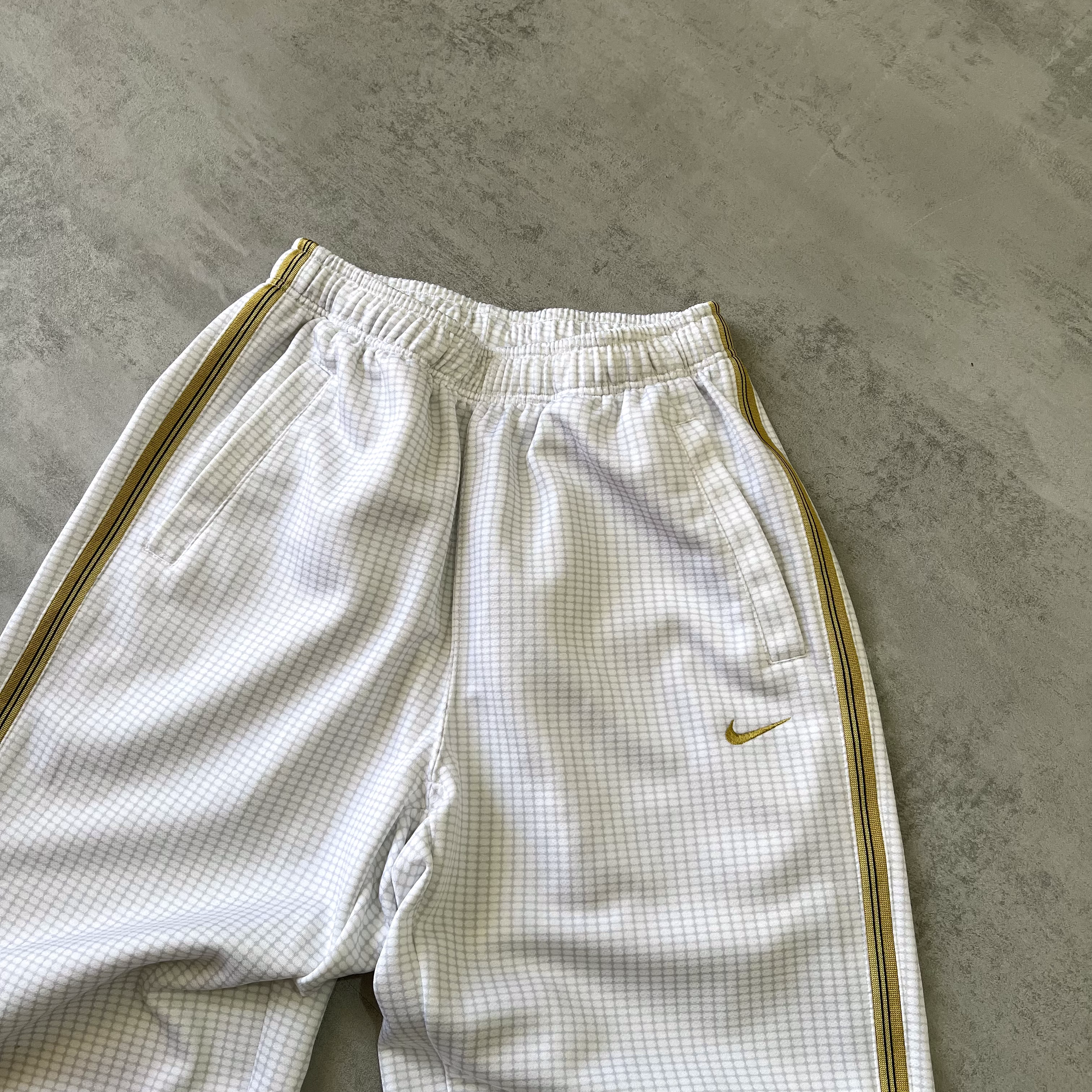 Nike 2000s trackpants (M)