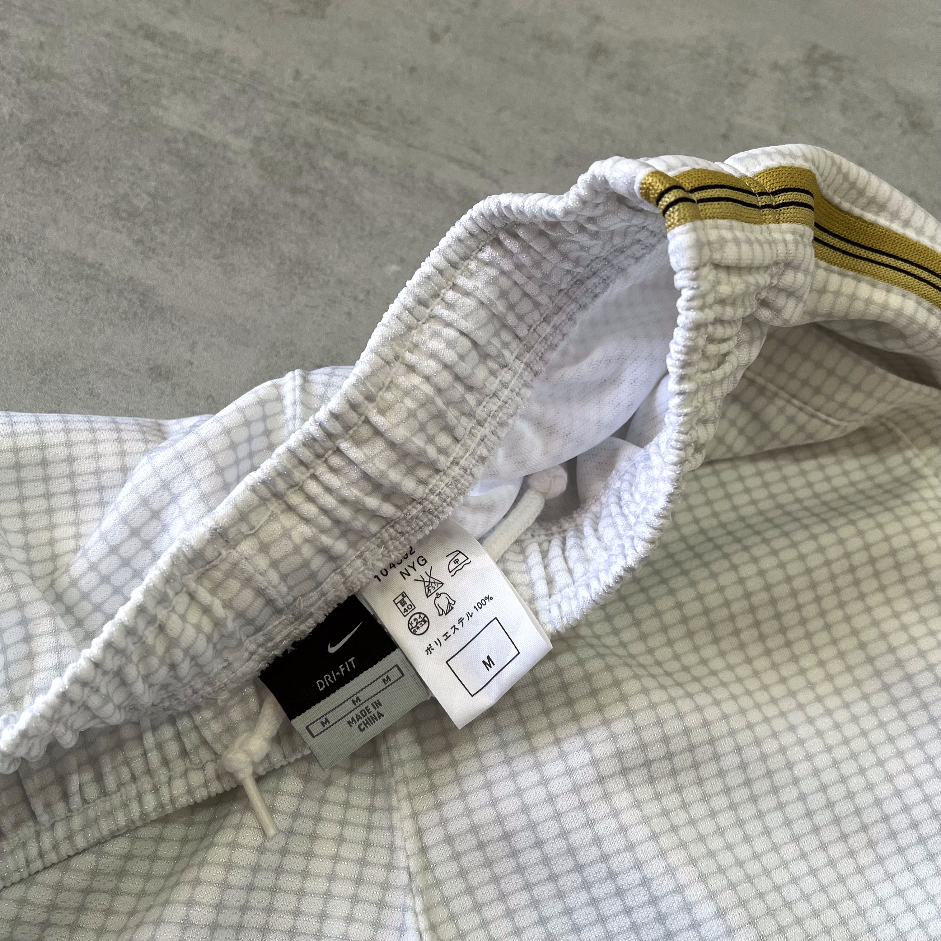 Nike 2000s trackpants (M)