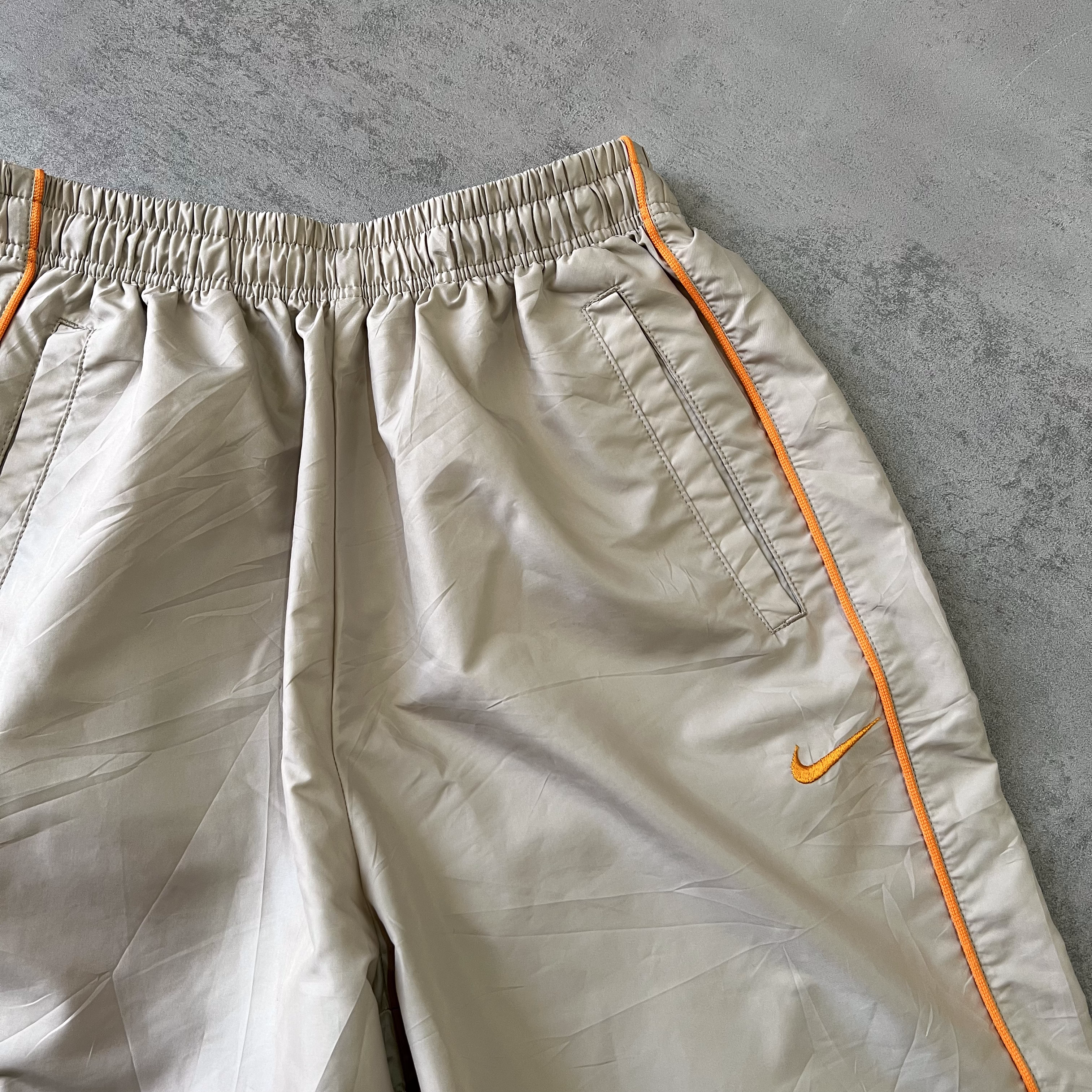 Nike 2000s trackpants (M)