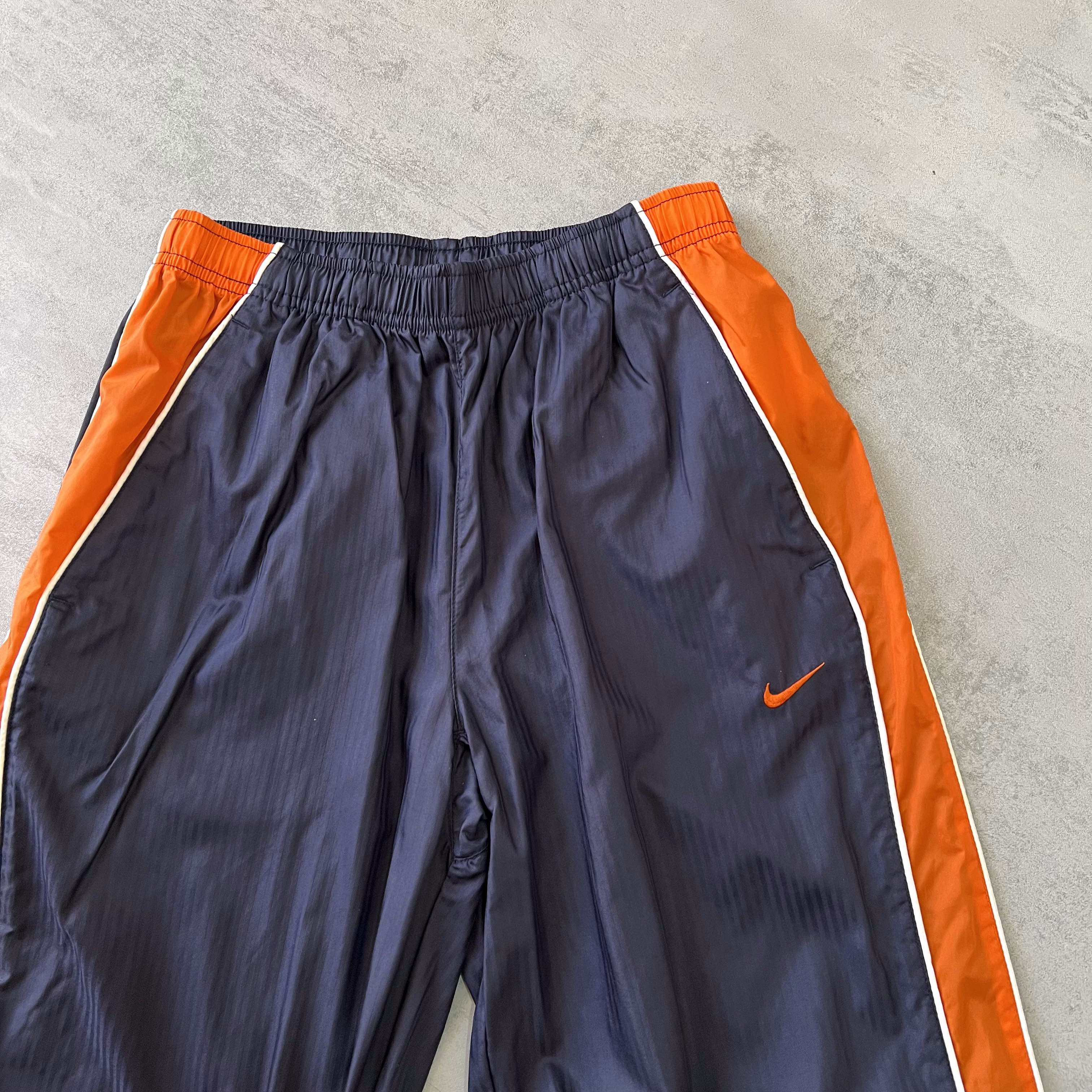 Nike 2000s trackpants (L)