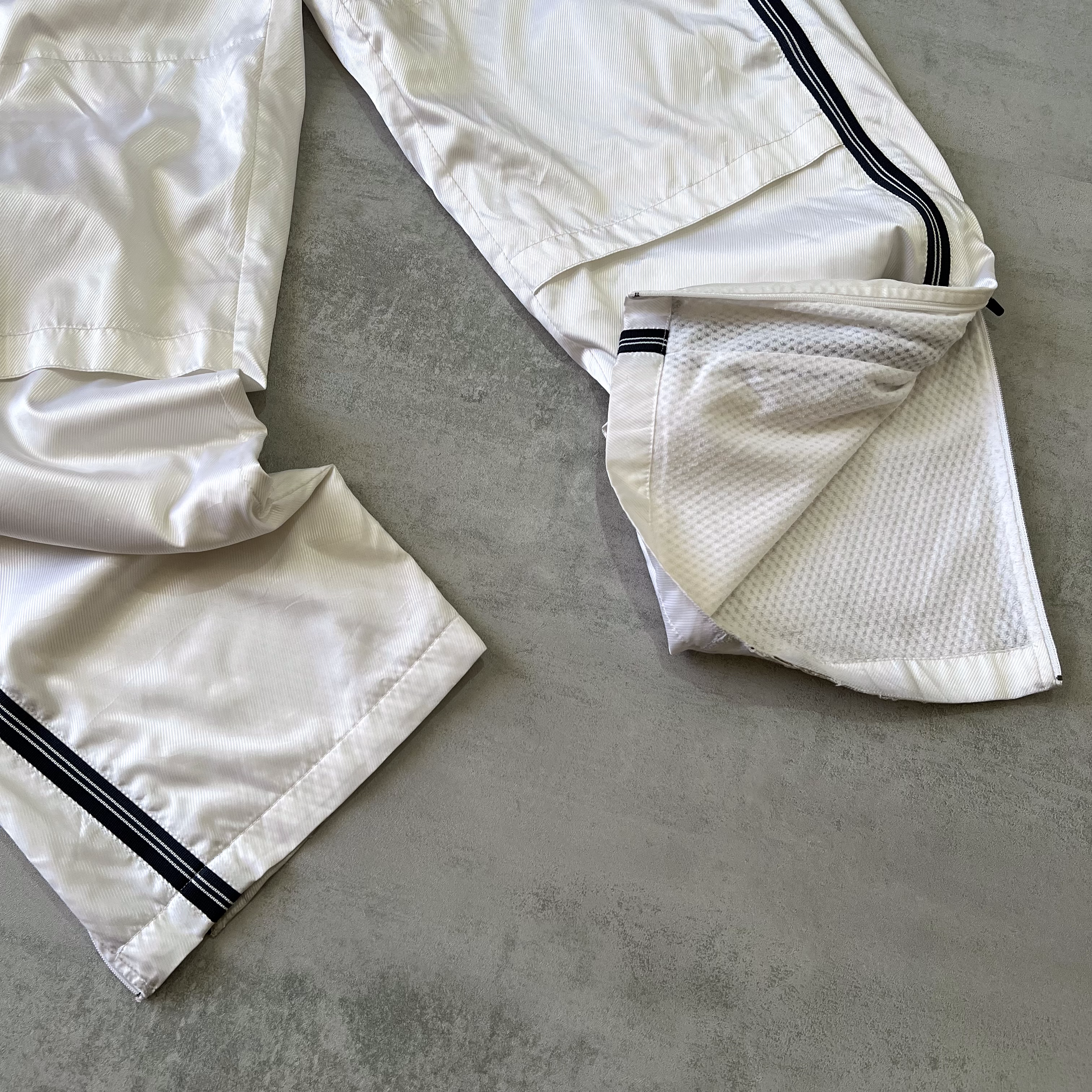 Nike RARE 2000s trackpants (L)