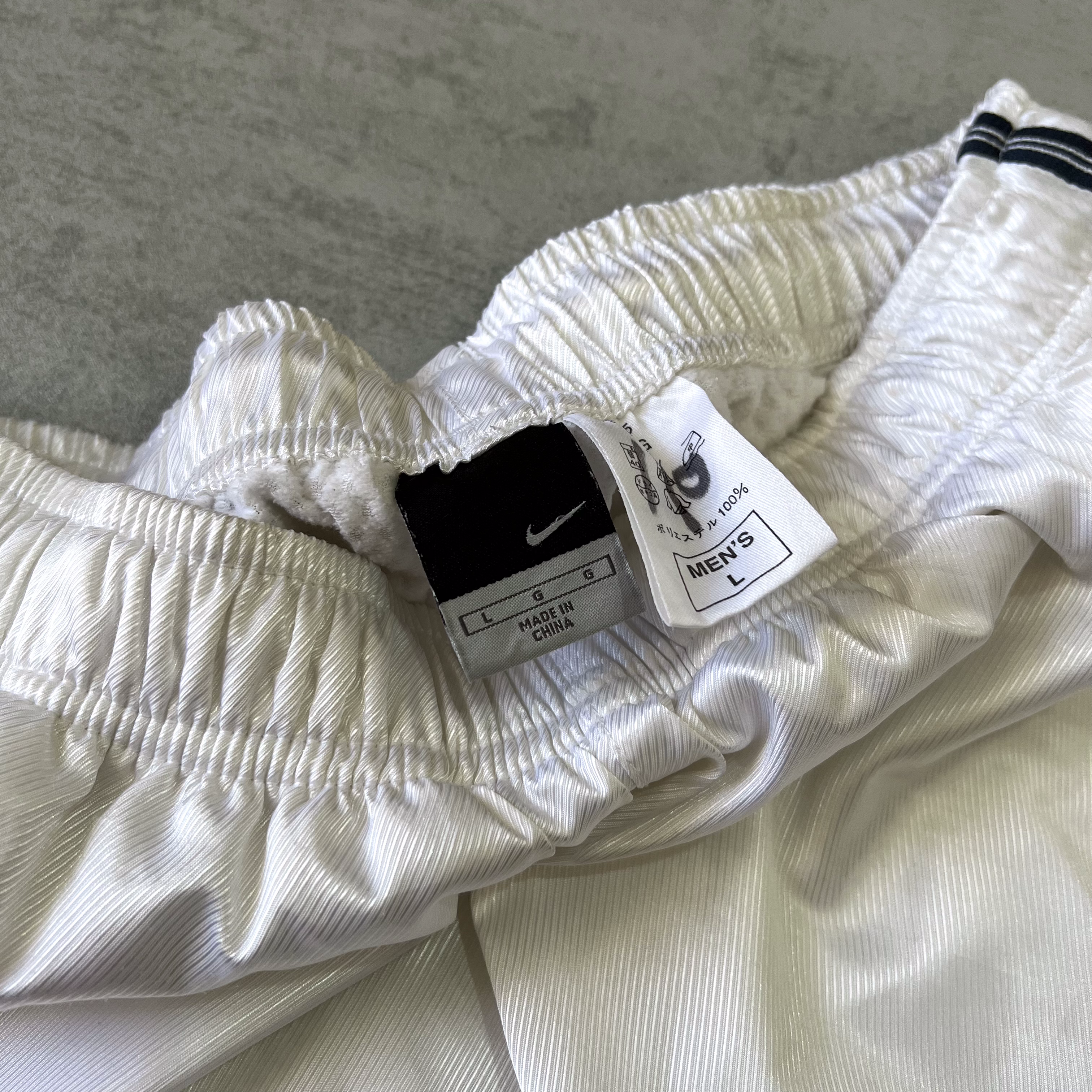 Nike RARE 2000s trackpants (L)