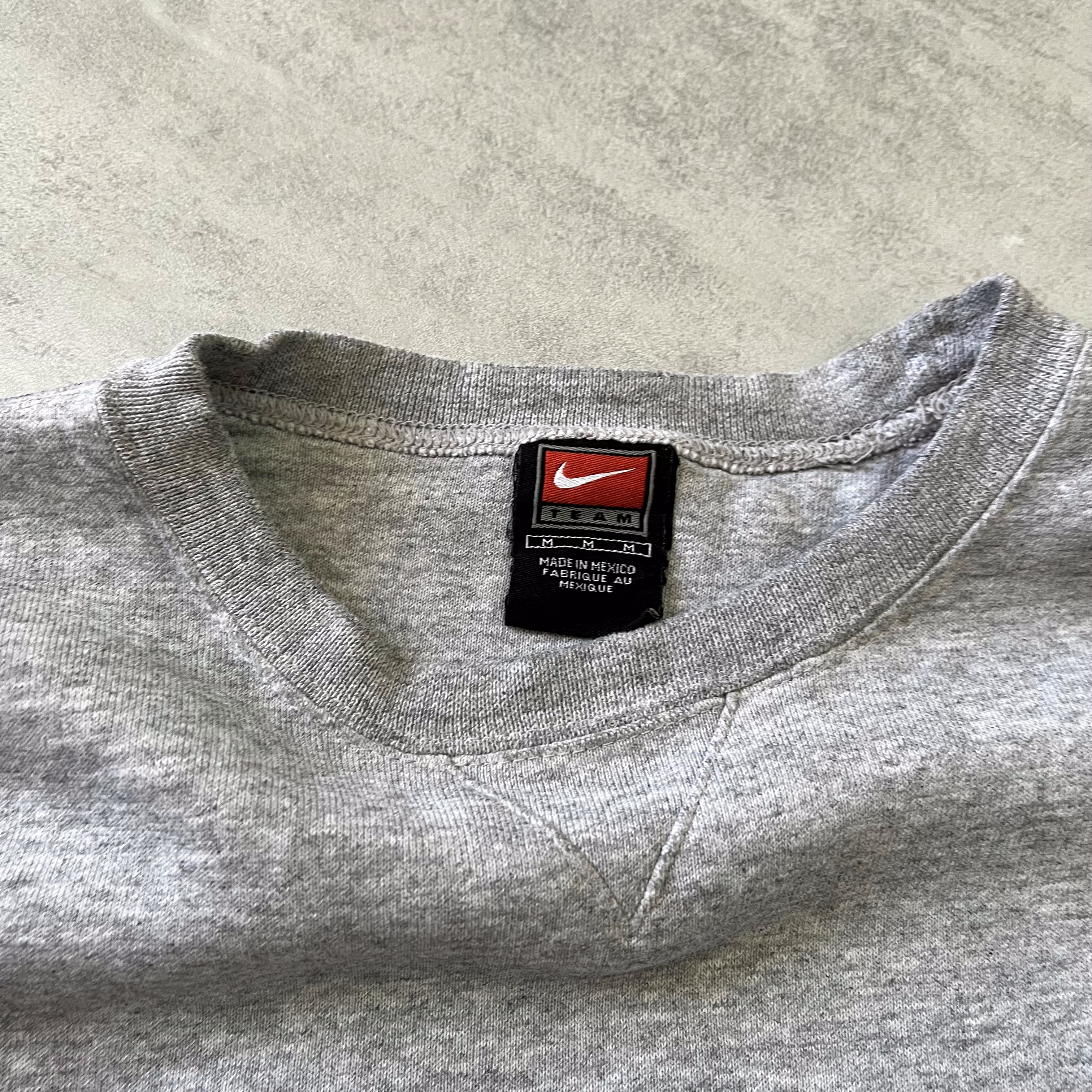 Nike Duke 2000s crewneck sweatshirt (M)