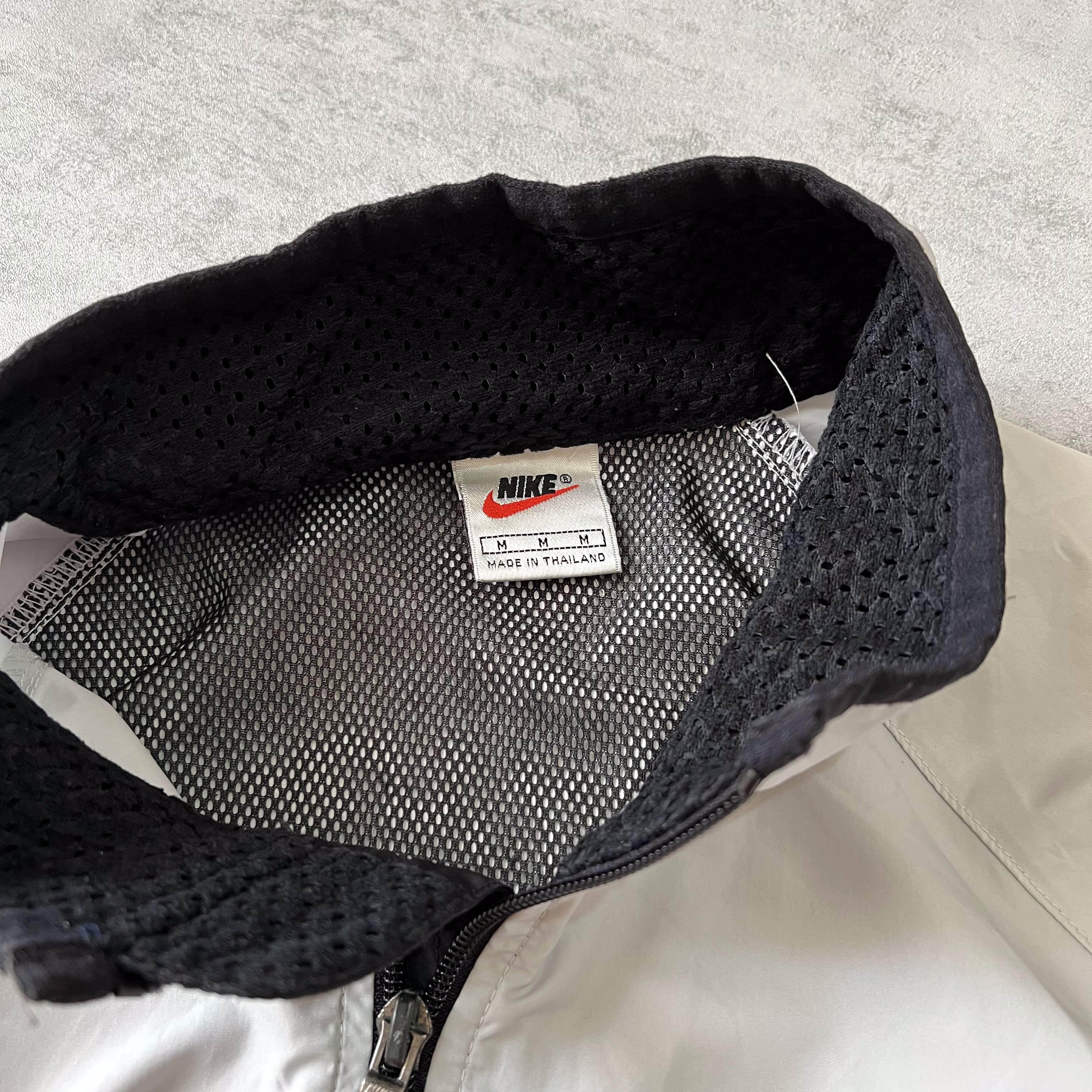 Nike 2000s windbreaker (M)