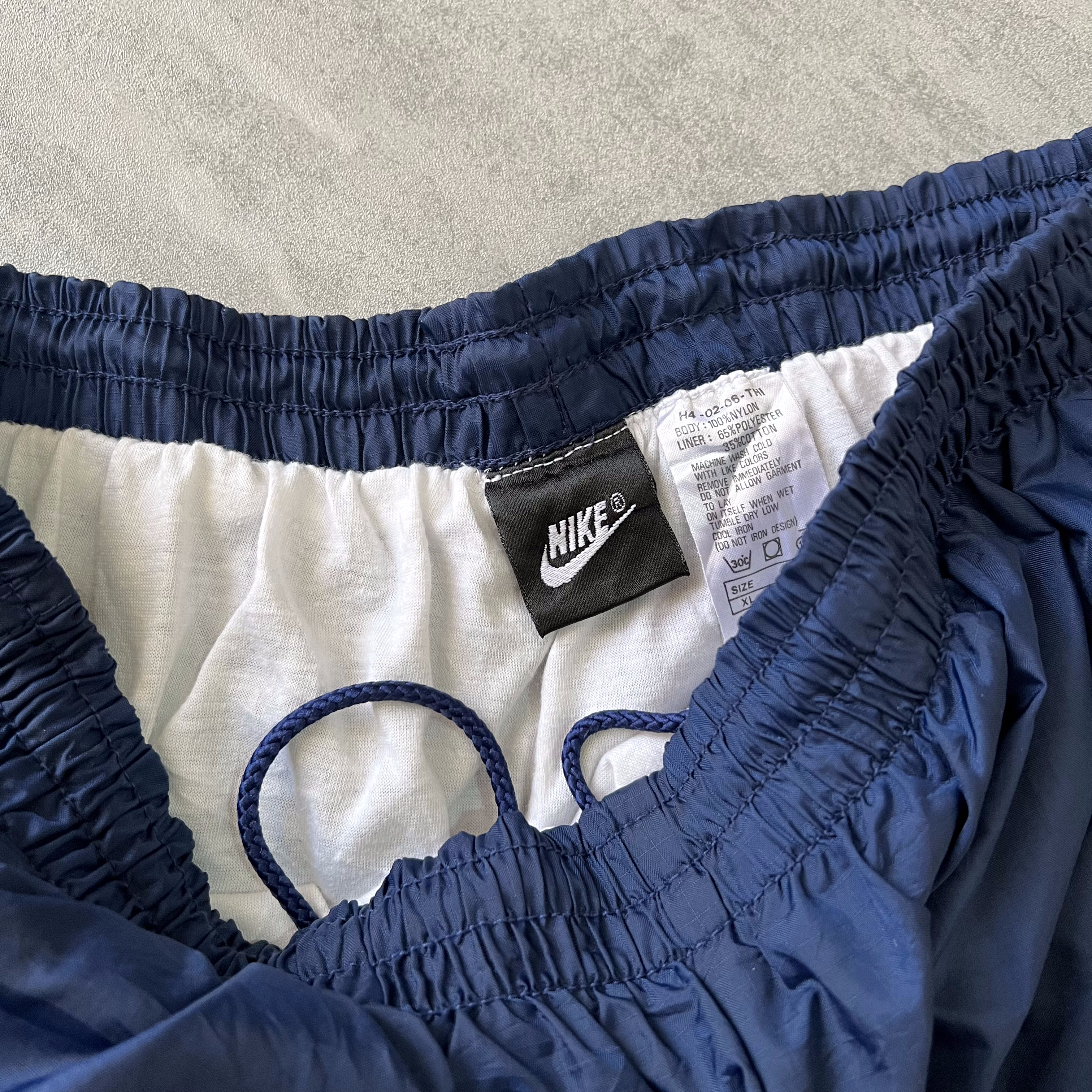 Nike 2000s trackpants (XL)
