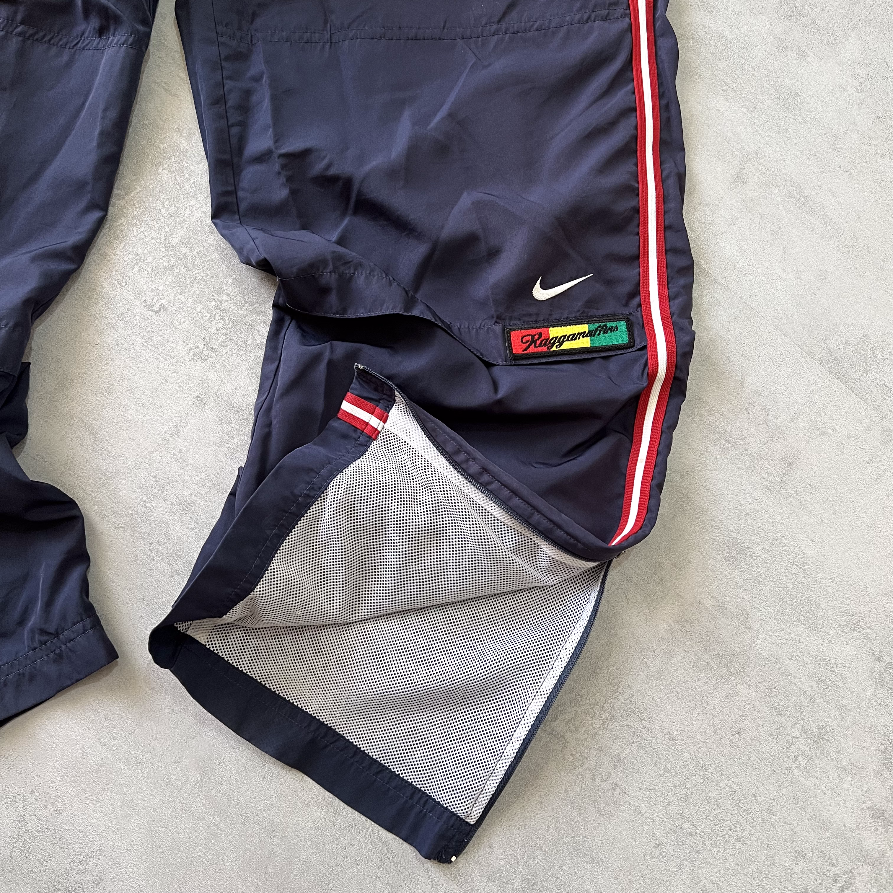Nike 2000s trackpants (L)