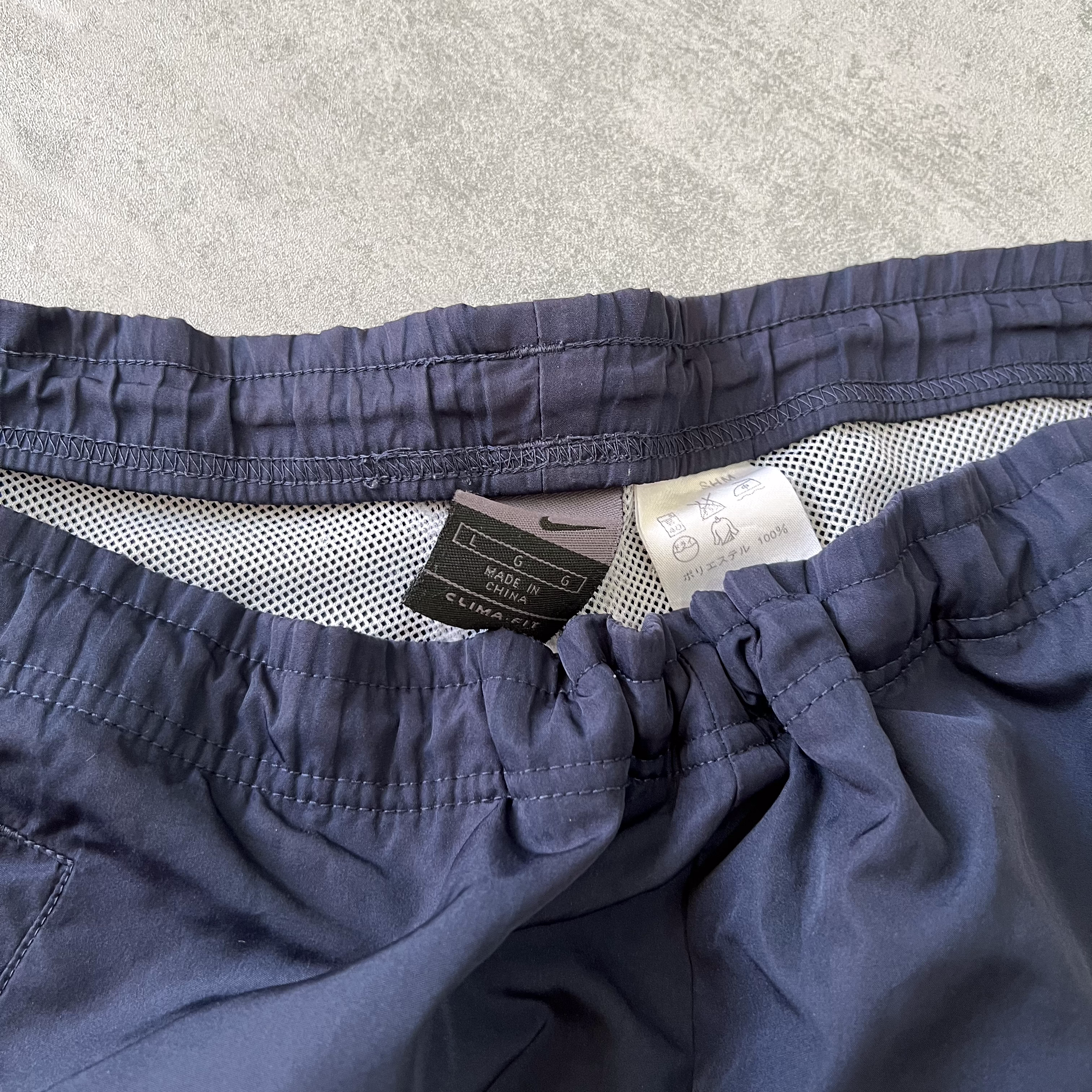 Nike 2000s trackpants (L)