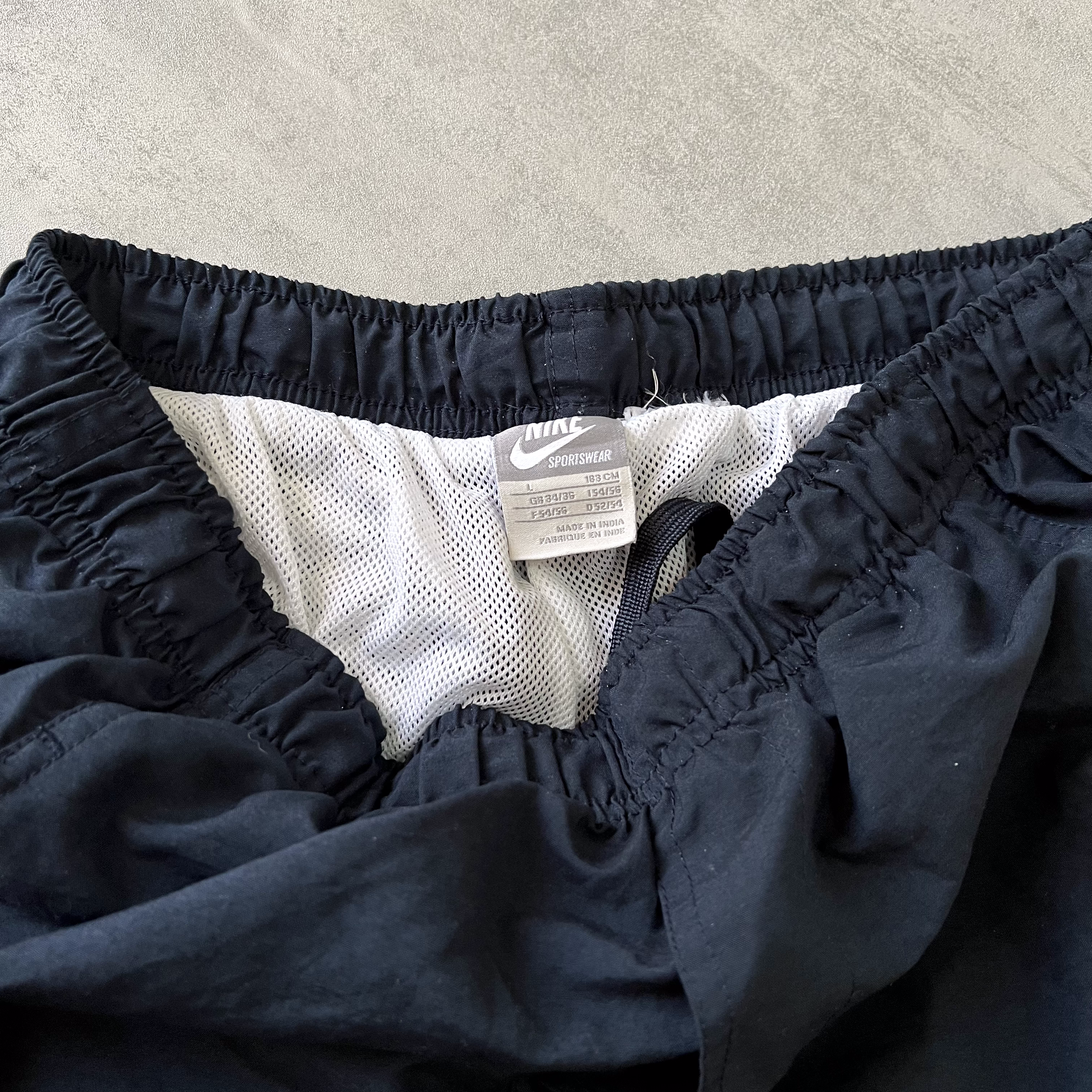 Nike RARE 2000s trackpants (L)