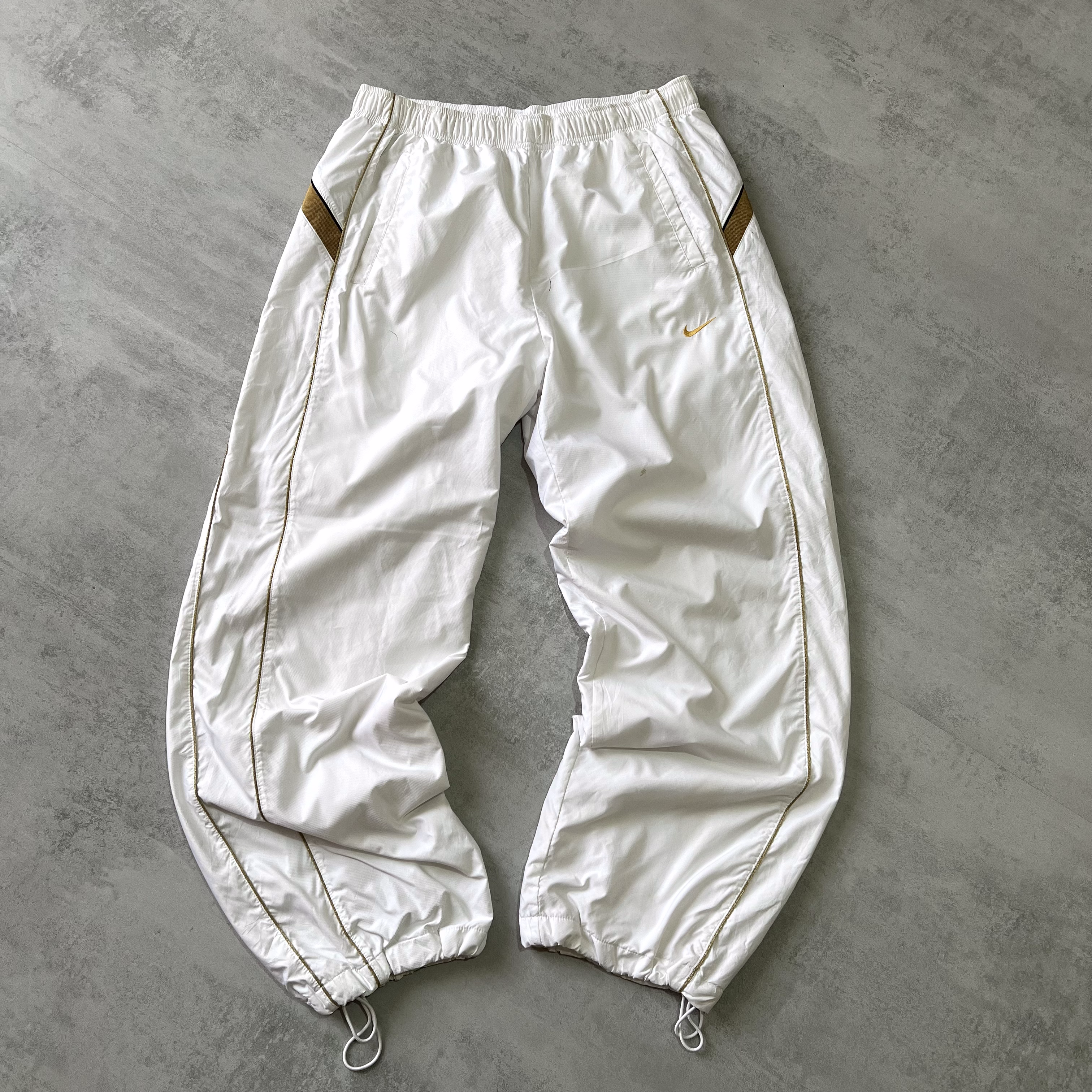 Nike 2000s trackpants (L)