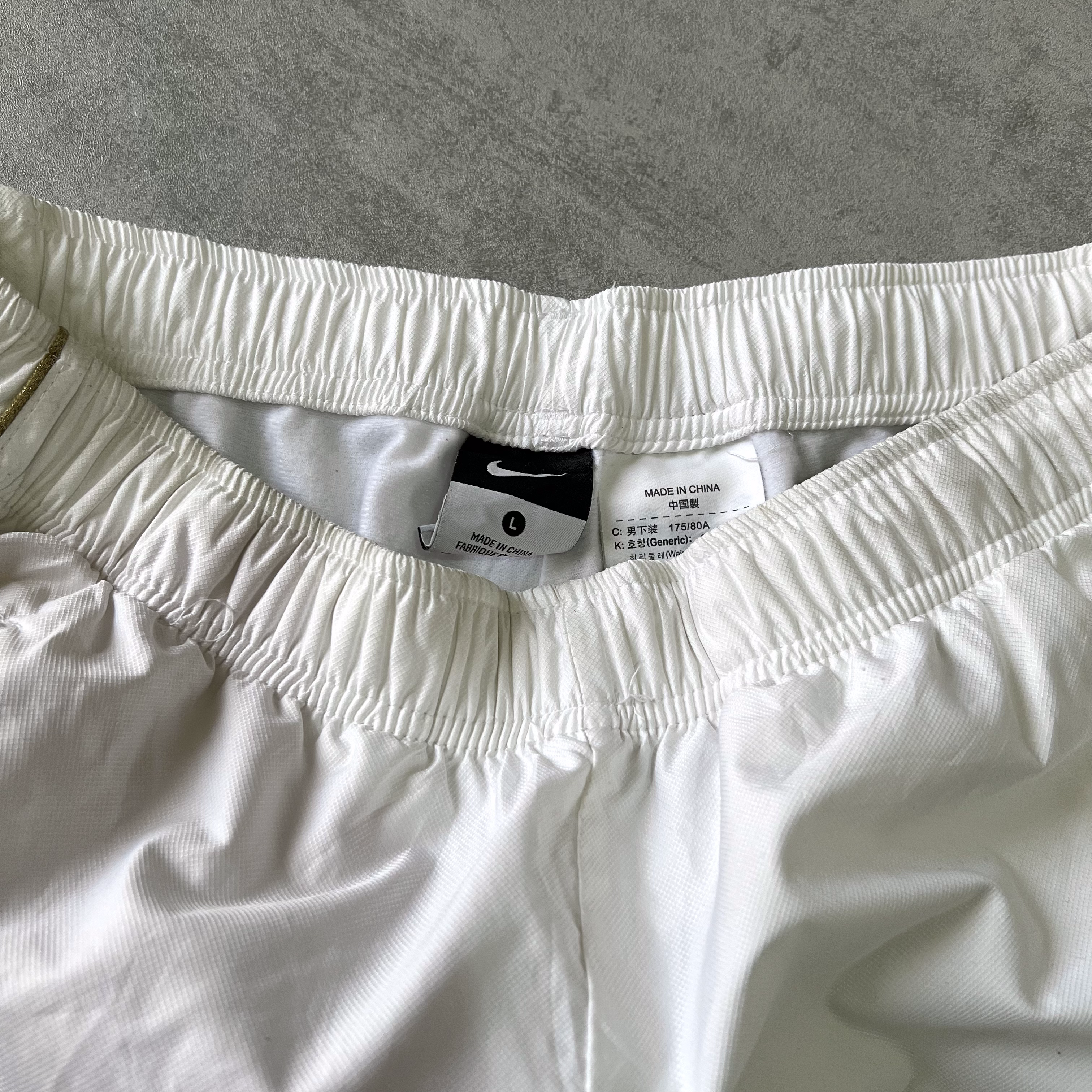 Nike 2000s trackpants (L)