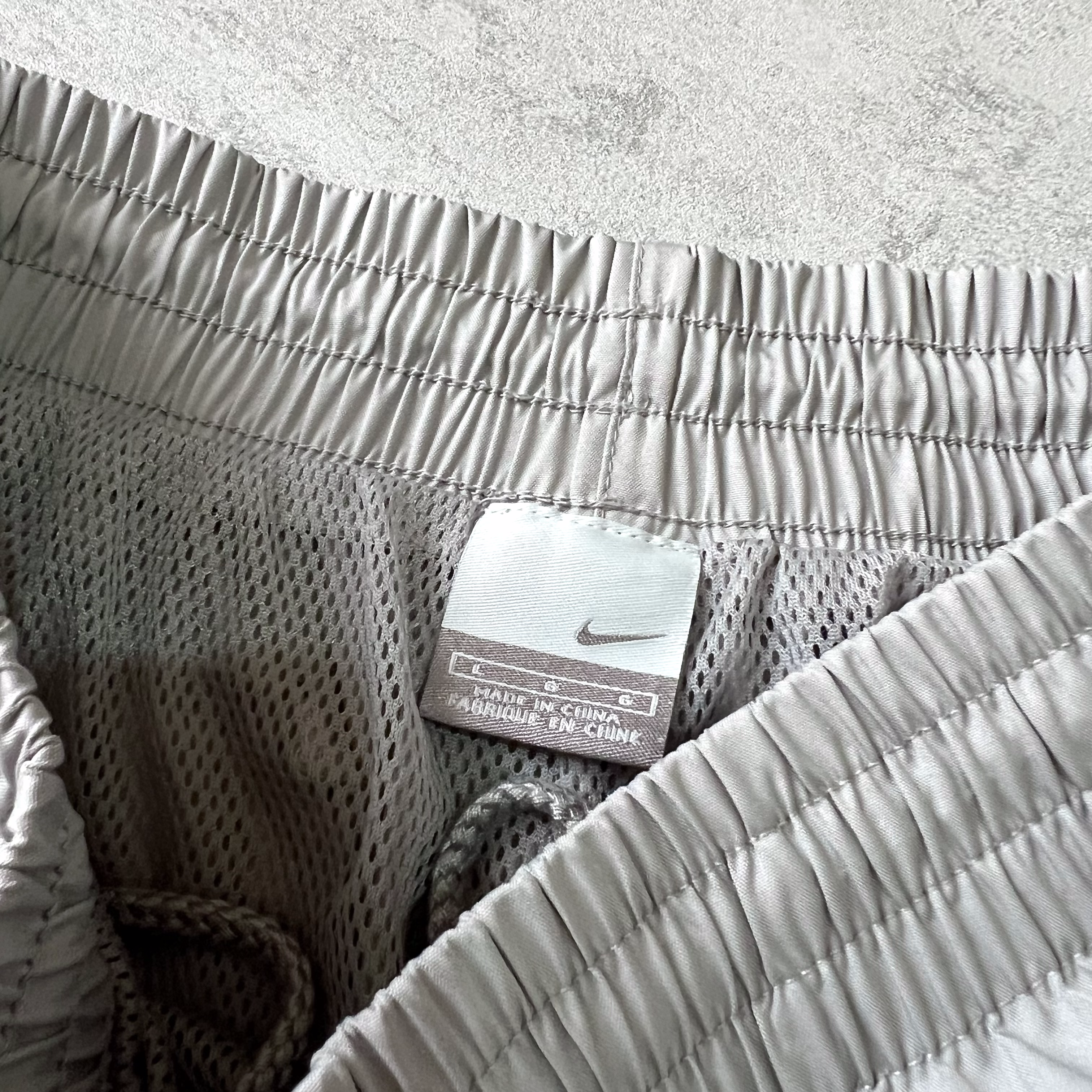 Nike 2000s trackpants (L)