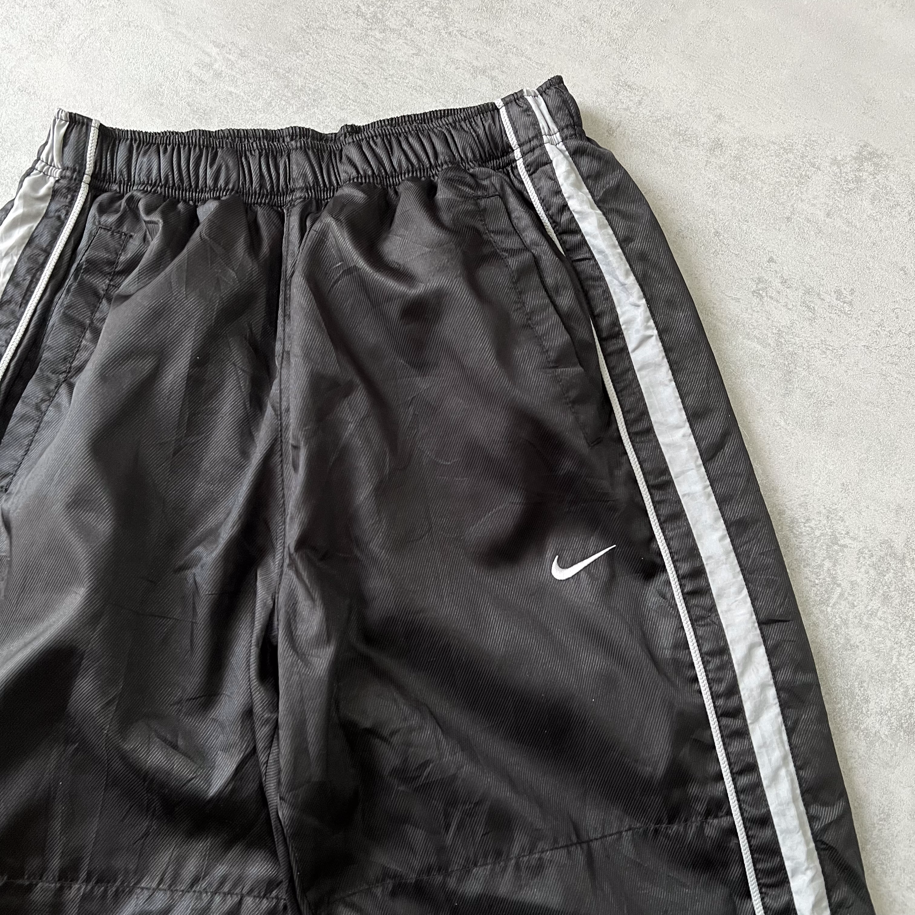 Nike 2000s trackpants (M)