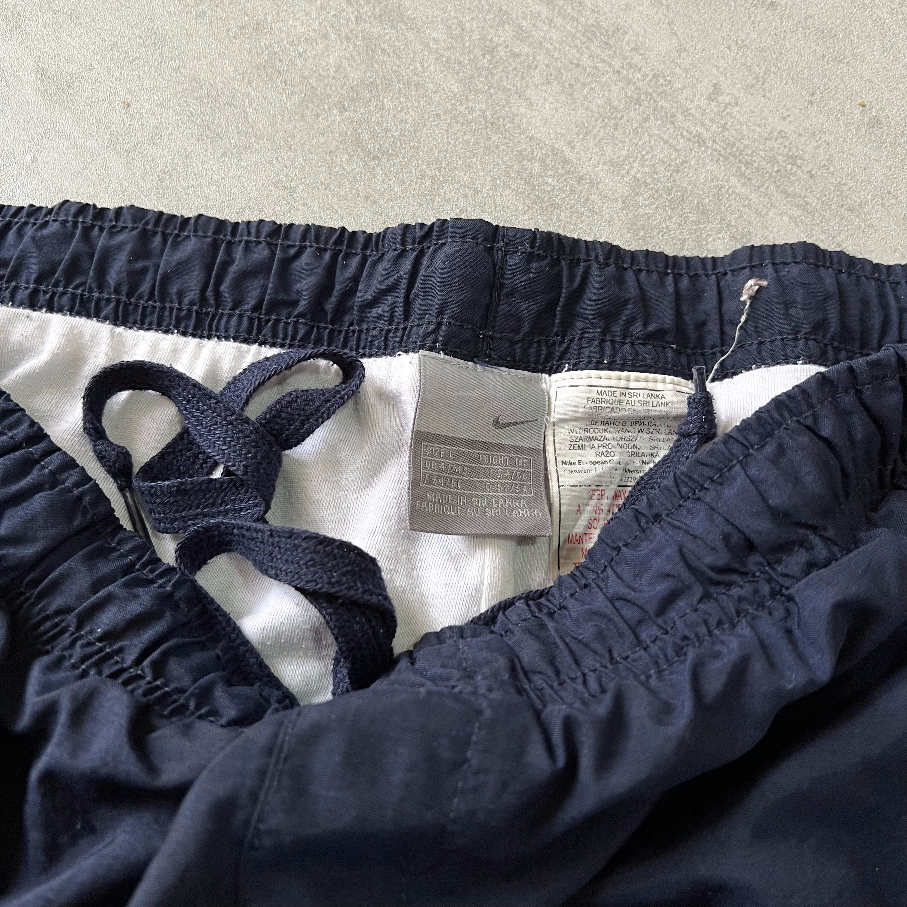 Nike RARE 2000s trackpants (L)