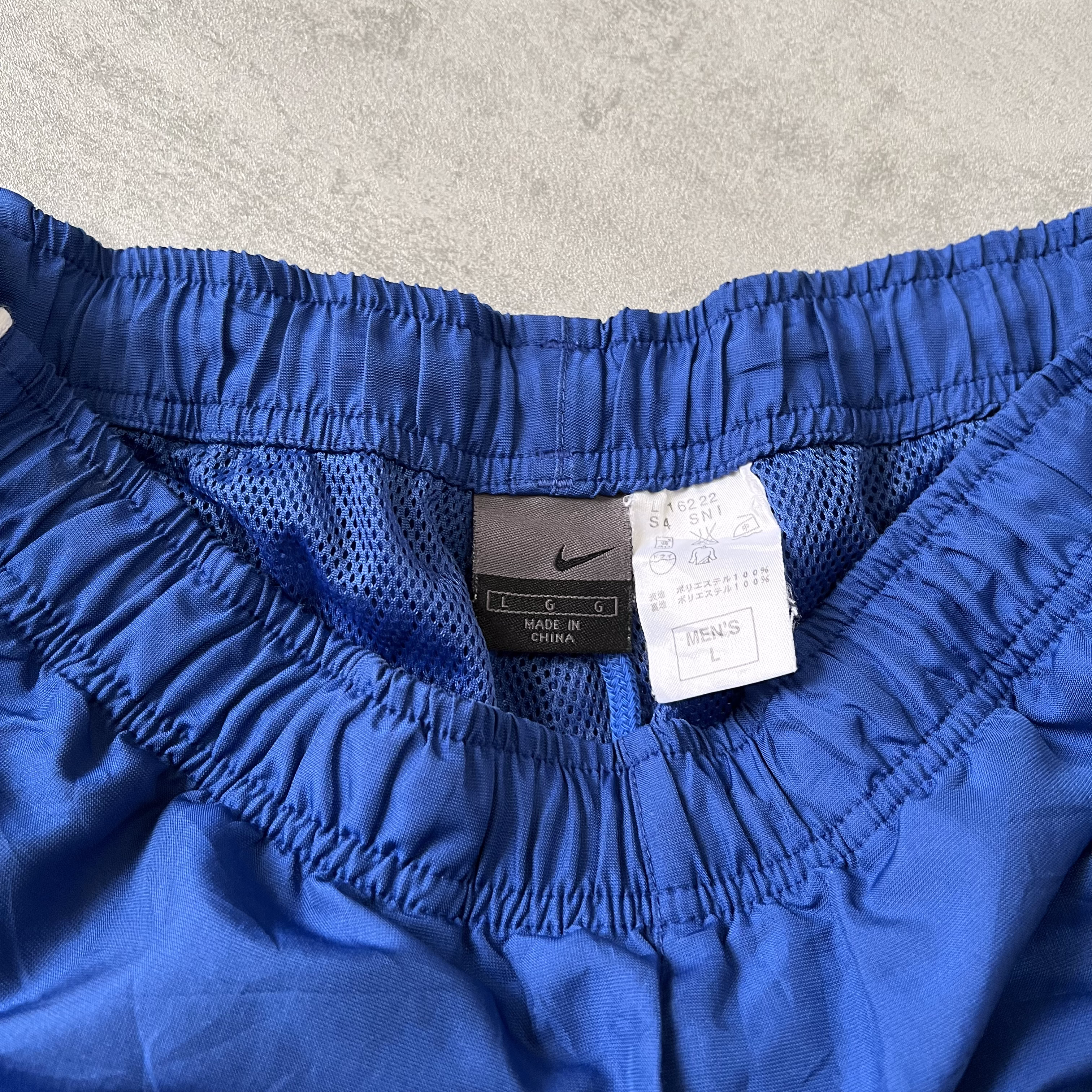 Nike 2000s trackpants (L)