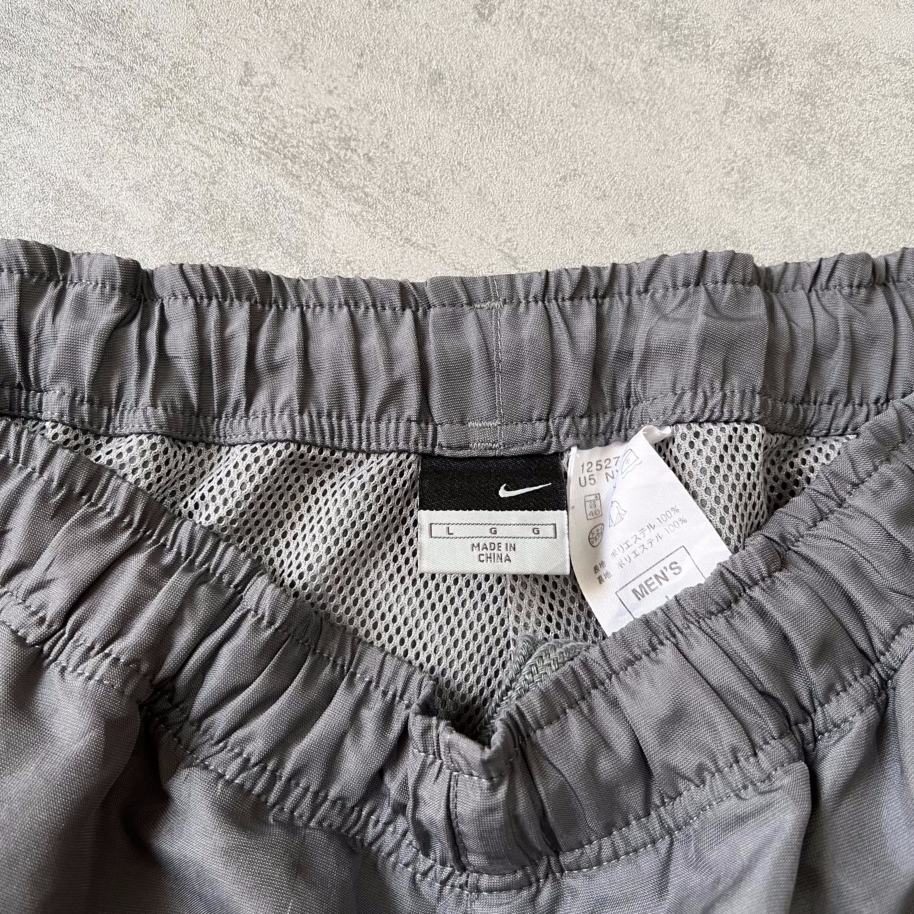 Nike 2000s trackpants (L)